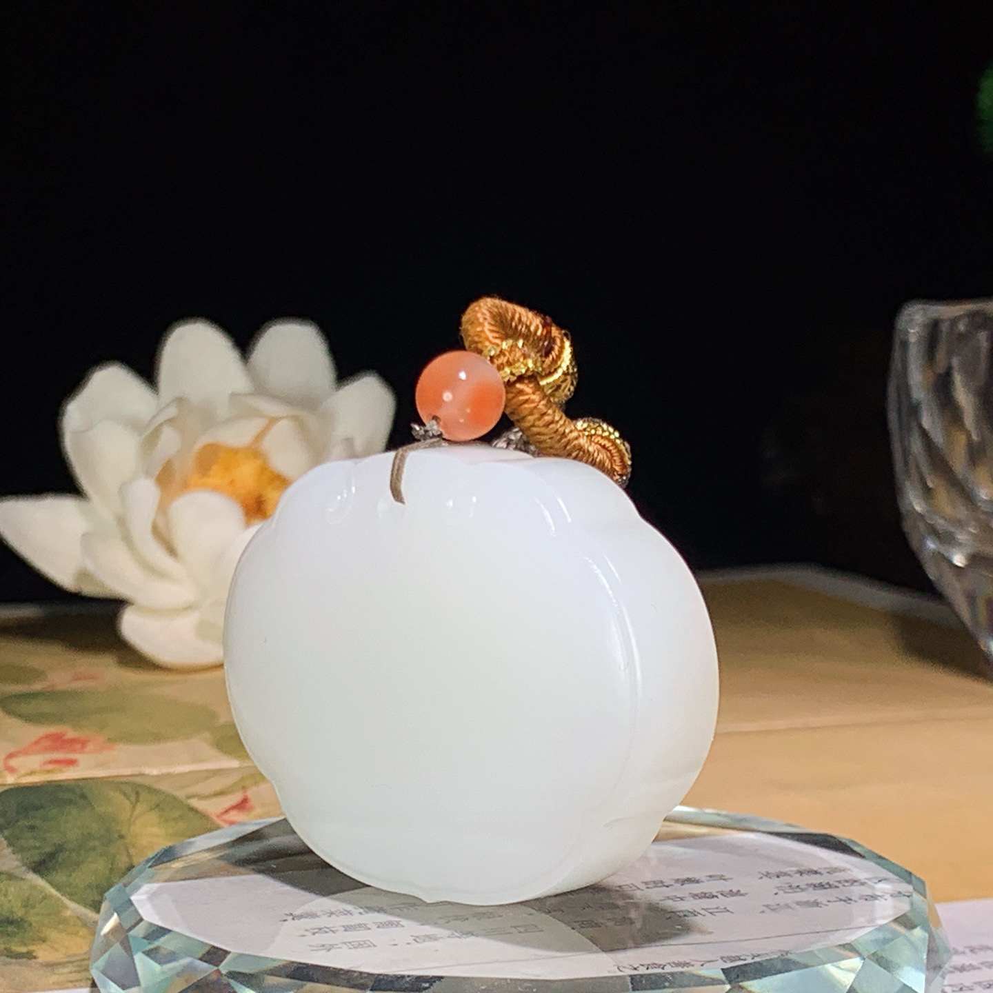 新疆和田玉羊脂白玉平安无事牌挂件 尺寸35/48/12重49克！玉质细腻油润 底色纯净 脂粉好，品质