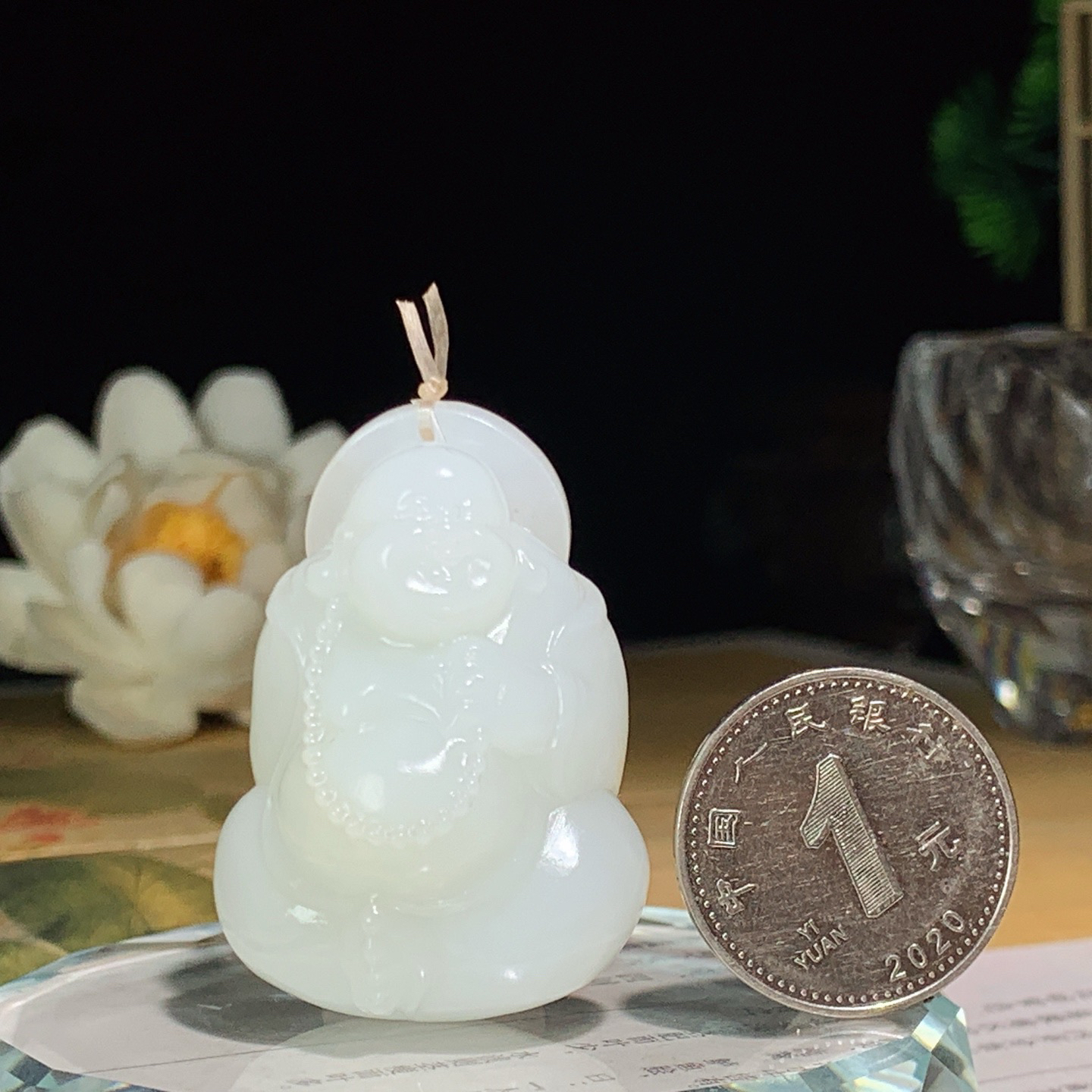新疆和田玉白玉佛引福来挂件 尺寸40/28/19重28克！玉质细腻油润 底色纯净 脂粉好，品质好。l