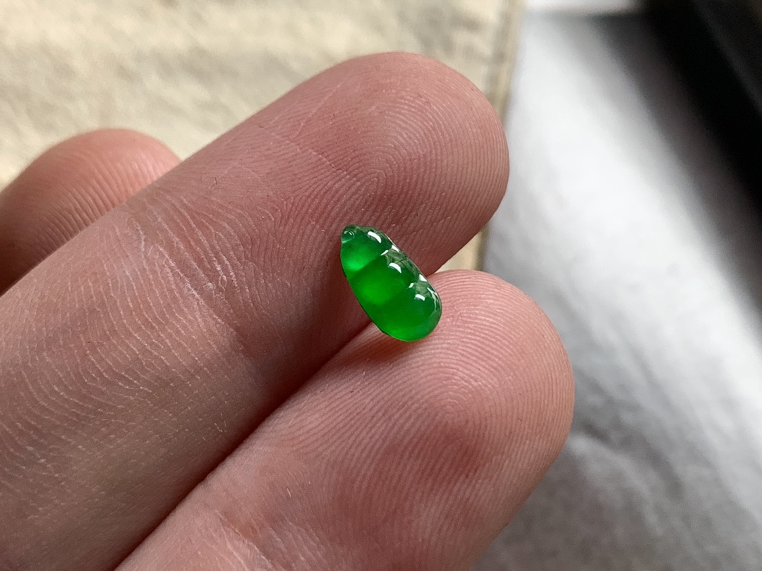 ️ 玻璃种高翠福豆 行家货色泽漂亮，尺寸8.4*3.5*2