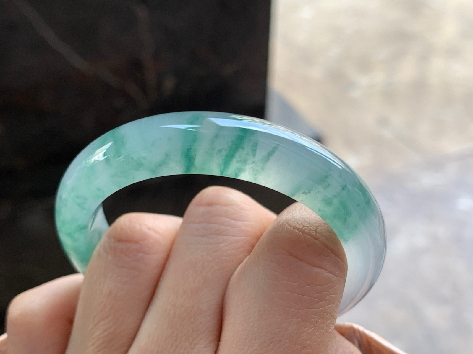 51.5-11.6-7.8

高冰飘花手镯^_^种水好