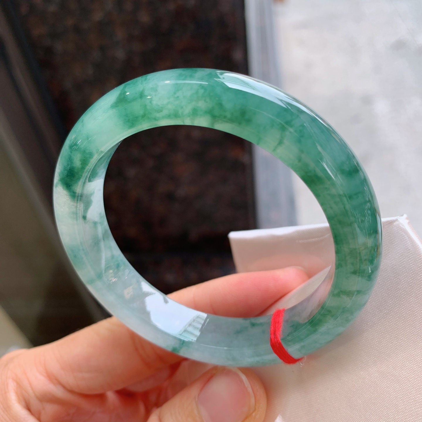 正圈冰飘花 无裂 尺寸：54.9/11.7/8.8 花色漂亮