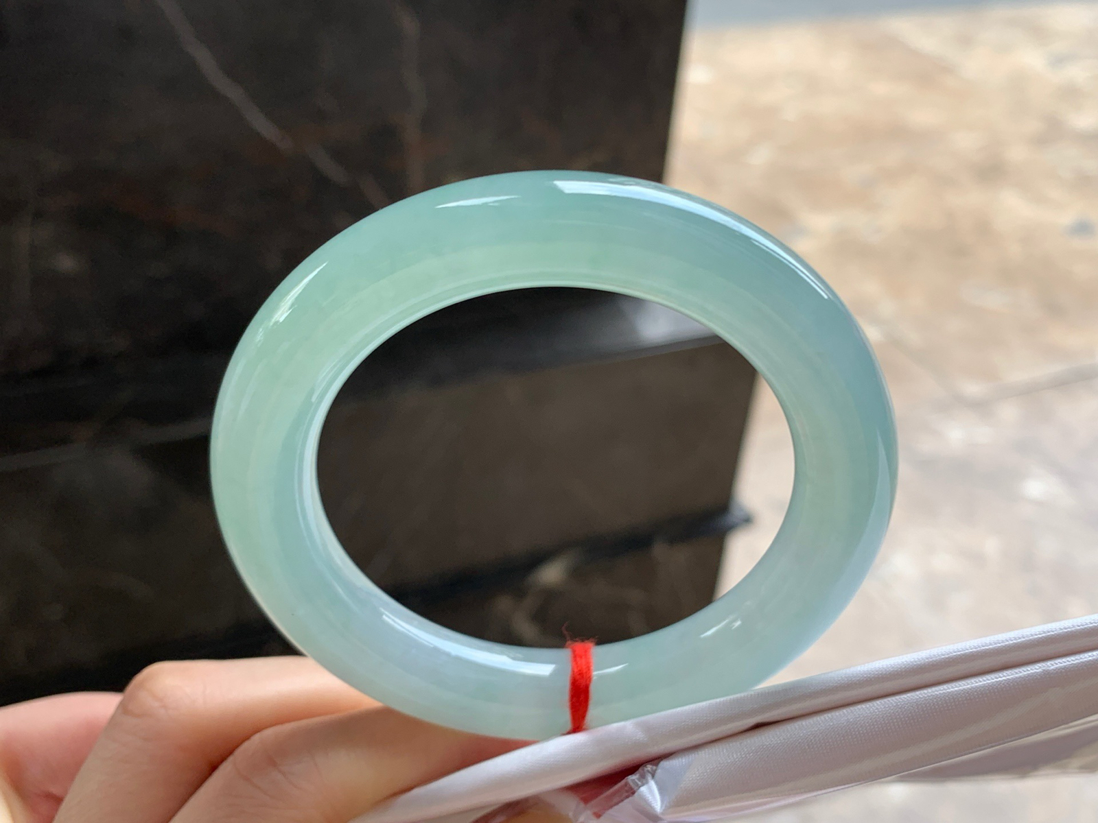 57.5-12.3

晴水圆条手镯^_^细腻