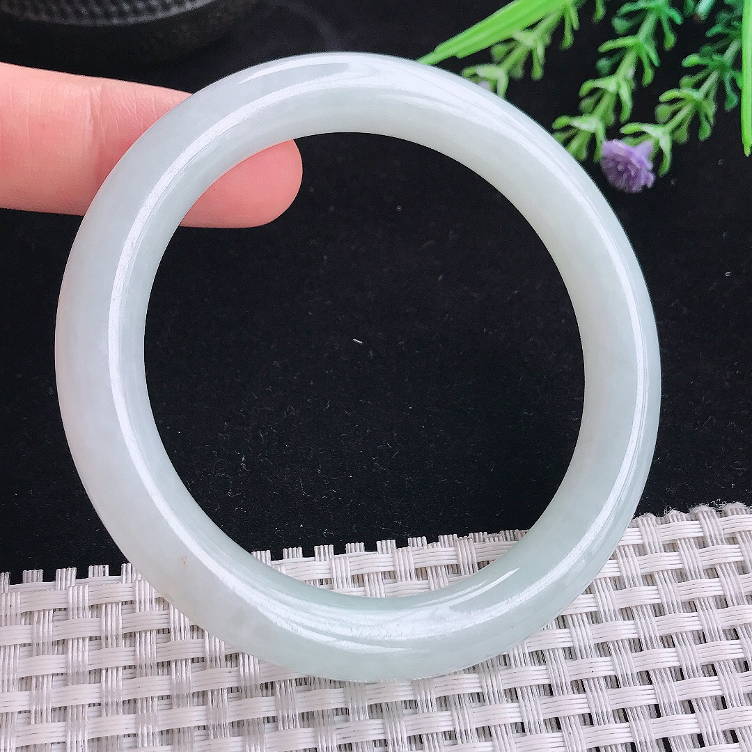 实拍A货翡翠57.8/9.8/9.6老坑秀气冰润晴底圆条手镯宽边玉镯平安镯