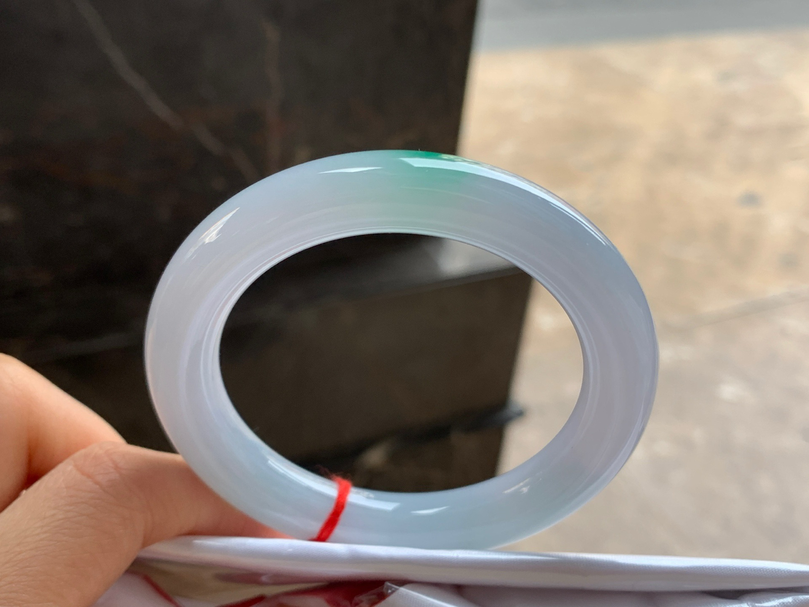 57-12

晴绿圆条手镯^_^清新