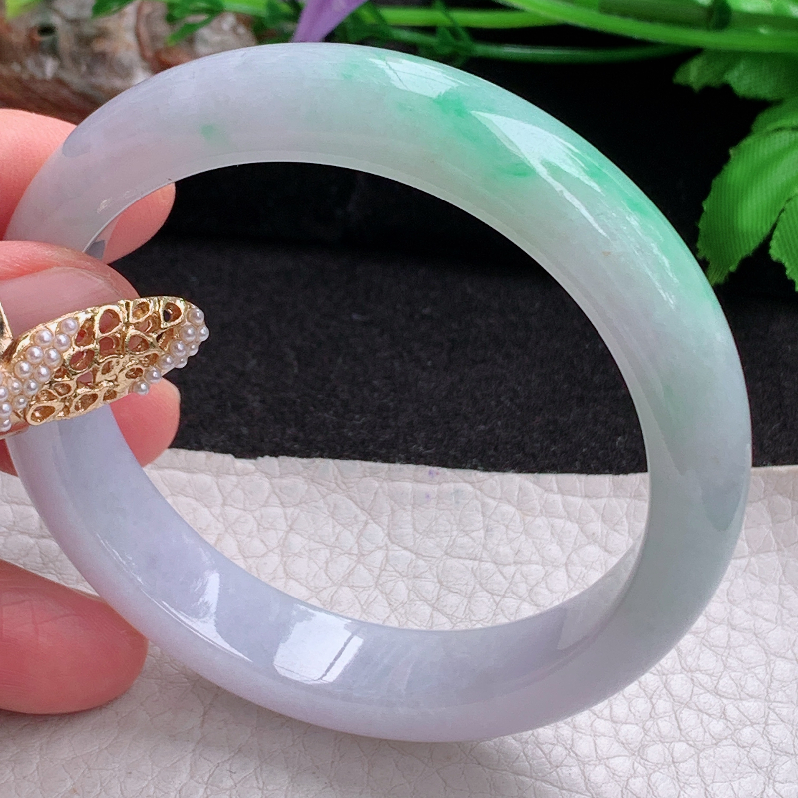 js实拍57*12.7*8平安镯 天然缅甸翡翠a货手镯女款白底青正圈玉镯子