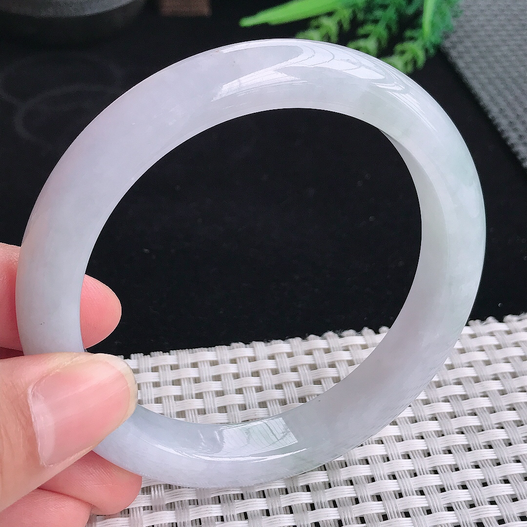 实拍A货翡翠63/11.6/9.2大圈口老坑秀气冰润手镯宽边玉镯平安镯