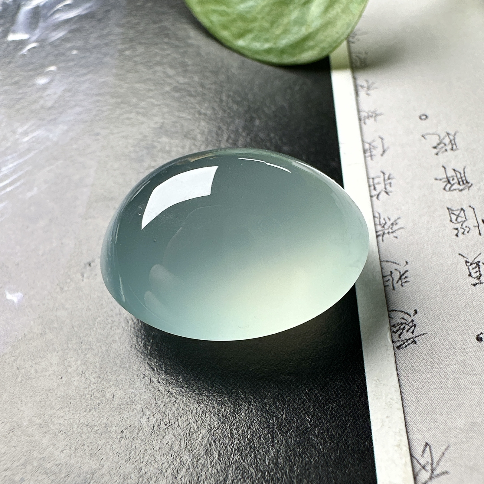 【冰种天空蓝蛋面裸石】大鸽子蛋，种地上乘，冰感十足，通透起光，饱满圆润，收藏品质