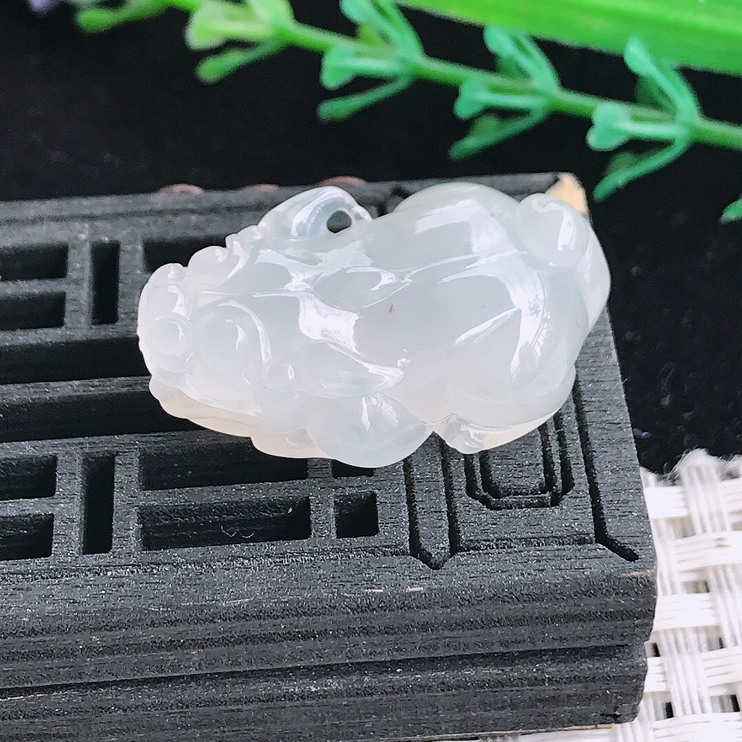 自然光29.6/17.5/10.6老坑冰胶果冻白冰貔貅吊坠翡翠玉坠挂件