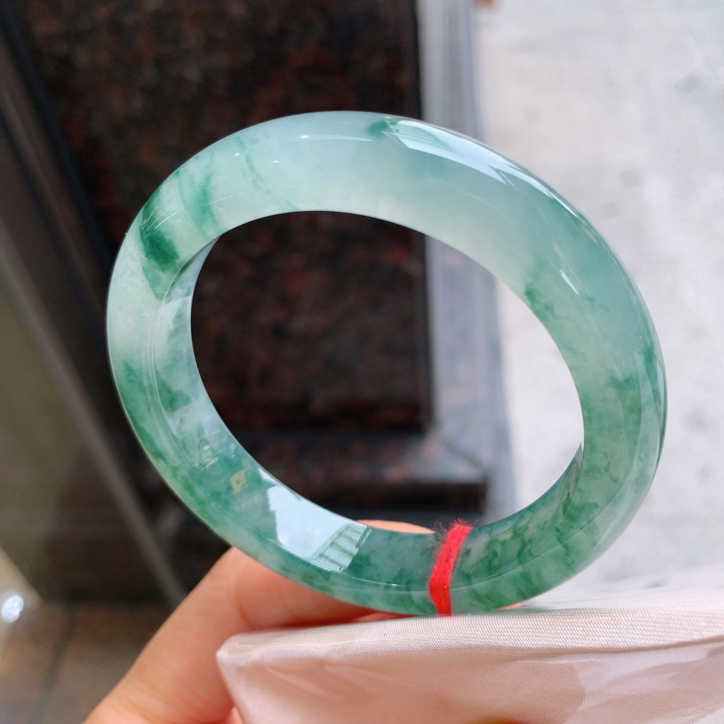 正圈冰飘花 无裂 尺寸：54.9/11.7/8.8 花色漂亮