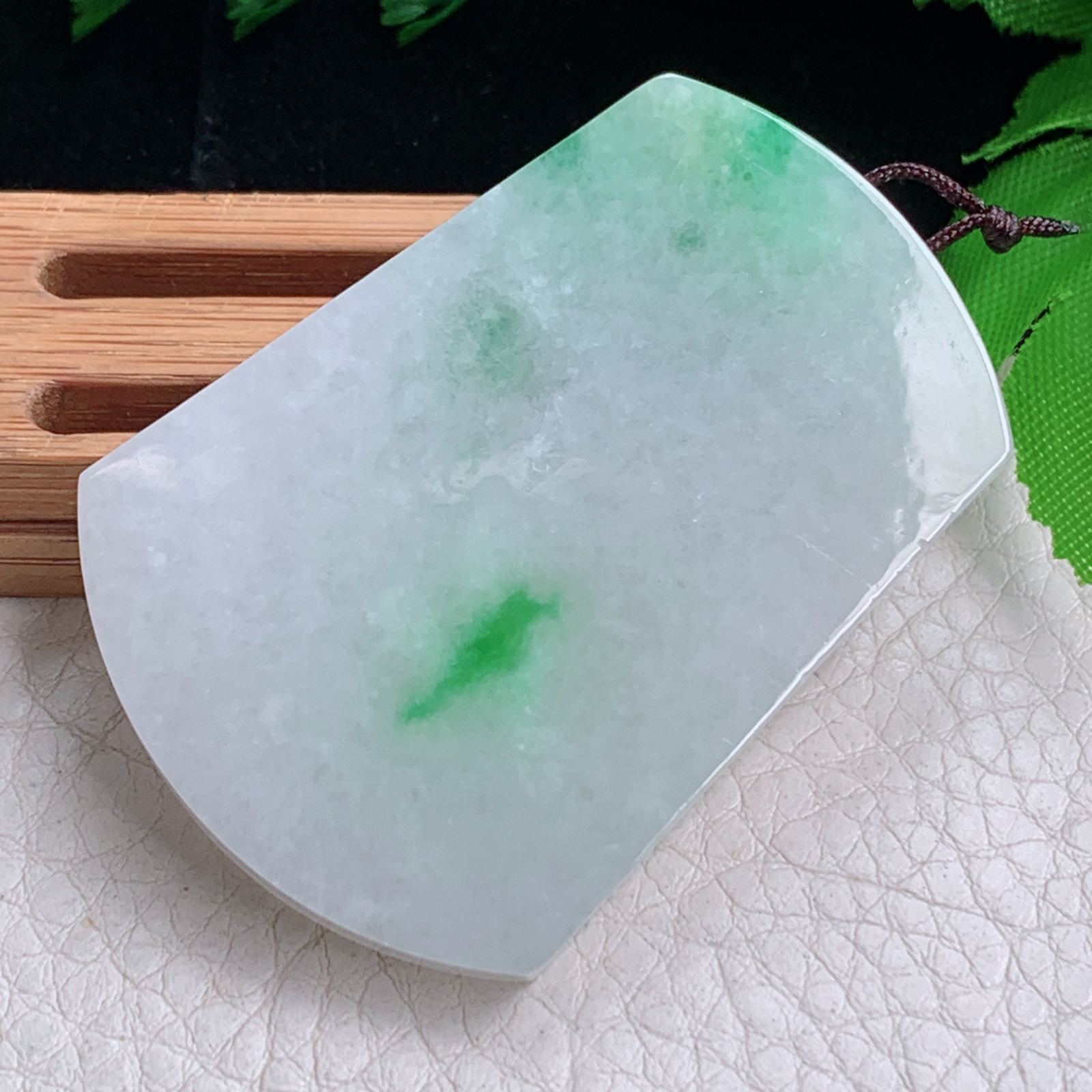 zen实拍53*37.8*6缅甸翡翠飘绿平安无事牌吊坠