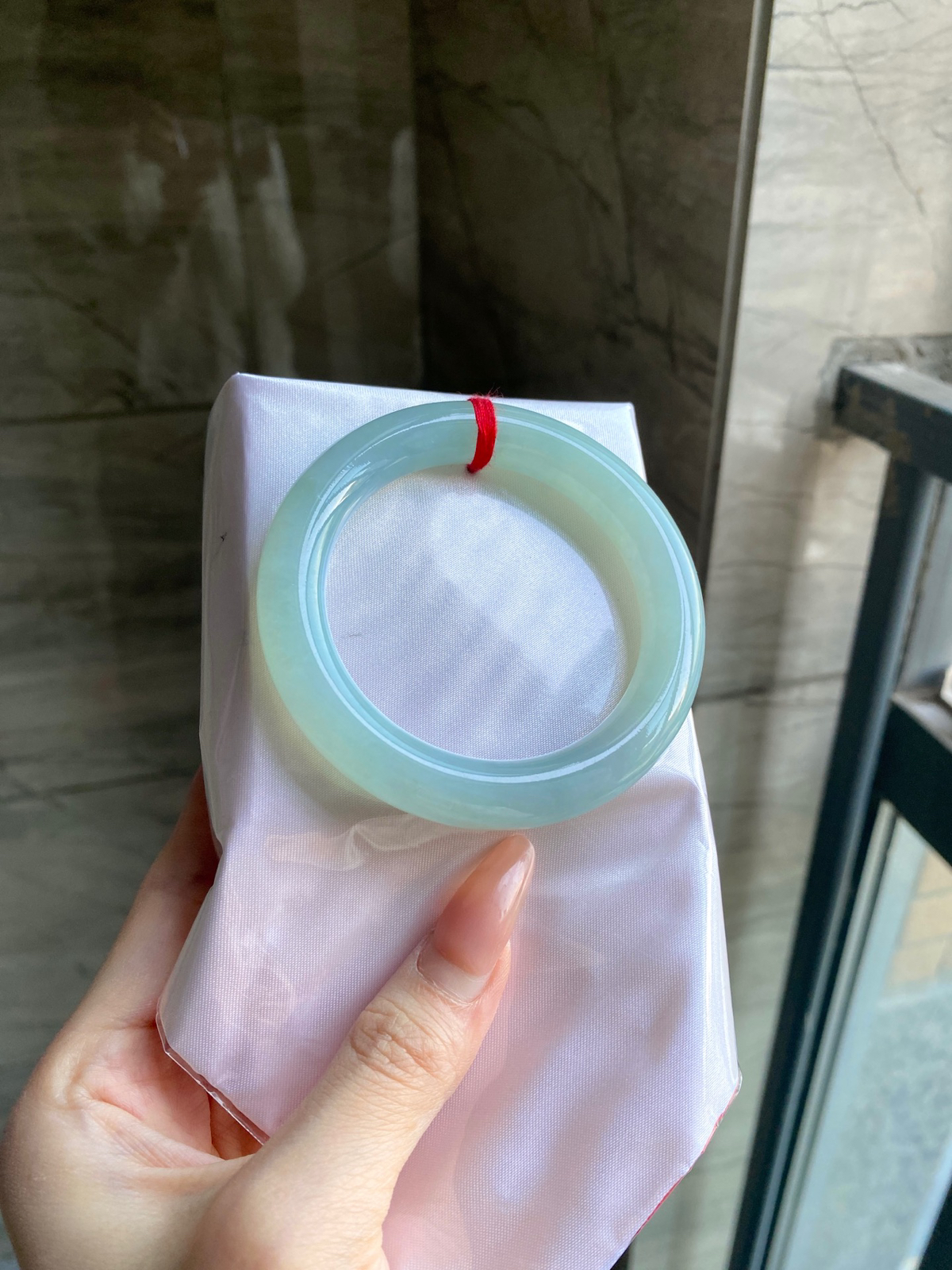 【晴水绿手镯】
尺寸：55.2-10.8-10.7
自然光无滤镜，原图直出