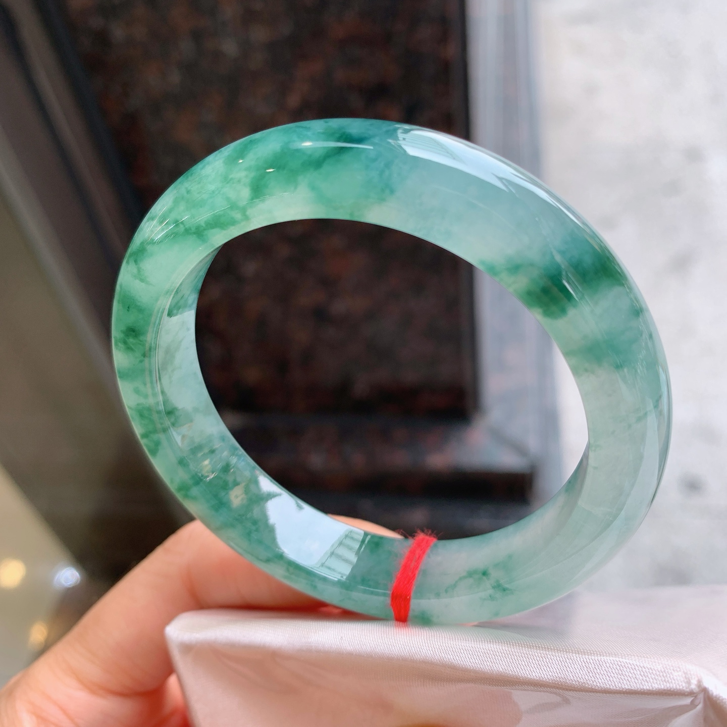 正圈冰飘花 无裂 尺寸：54.9/11.7/8.8 花色漂亮