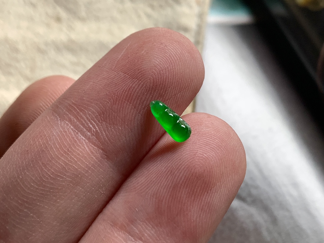 玻璃种高翠福豆 行家货色泽漂亮，尺寸8.5*3.5*2