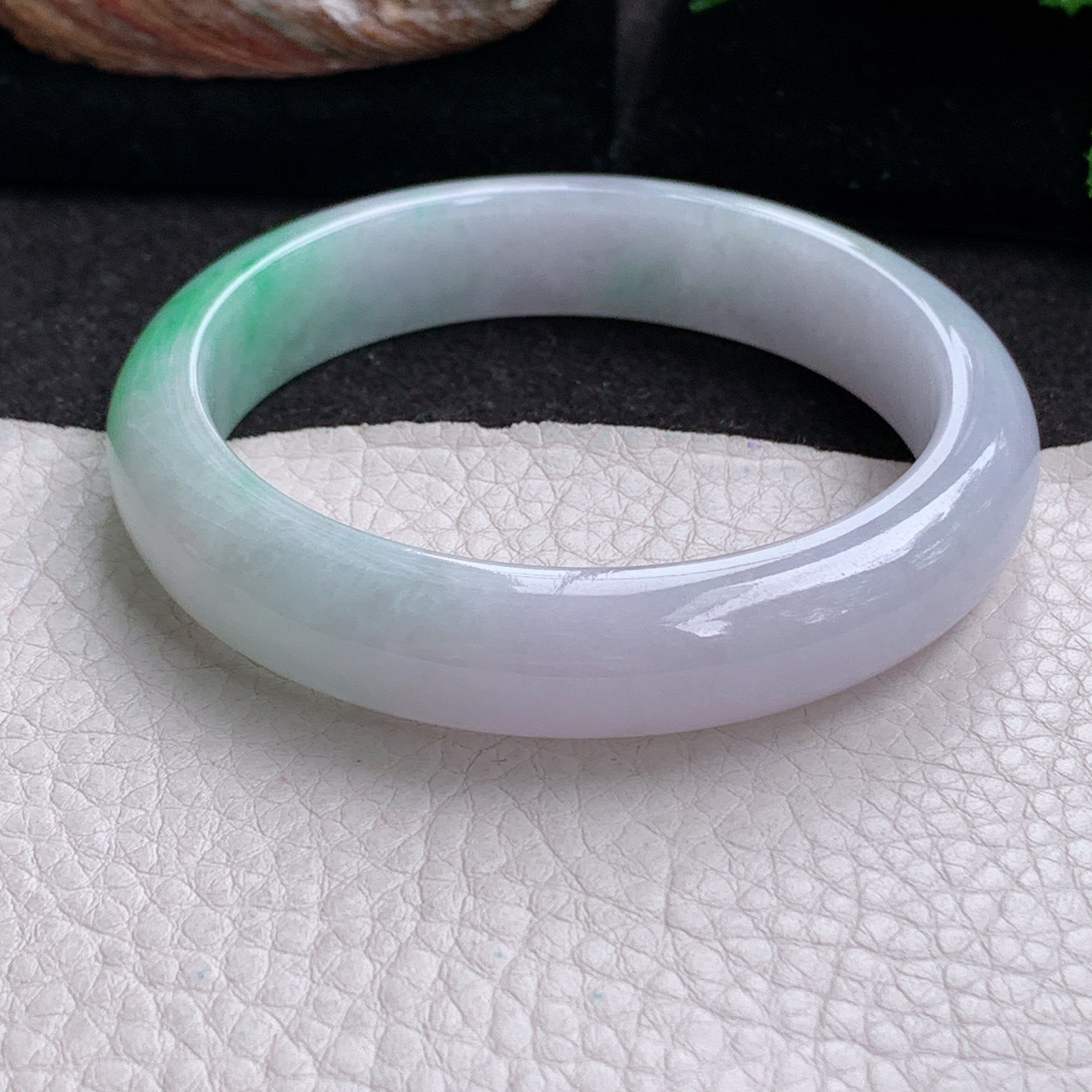 js实拍57*12.7*8平安镯 天然缅甸翡翠a货手镯女款白底青正圈玉镯子