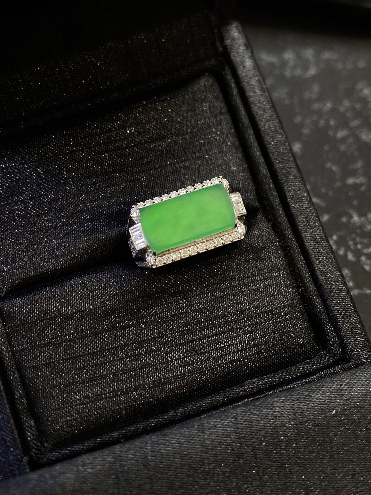 冰阳绿方形戒指·金 裸·16-8.8-3mm