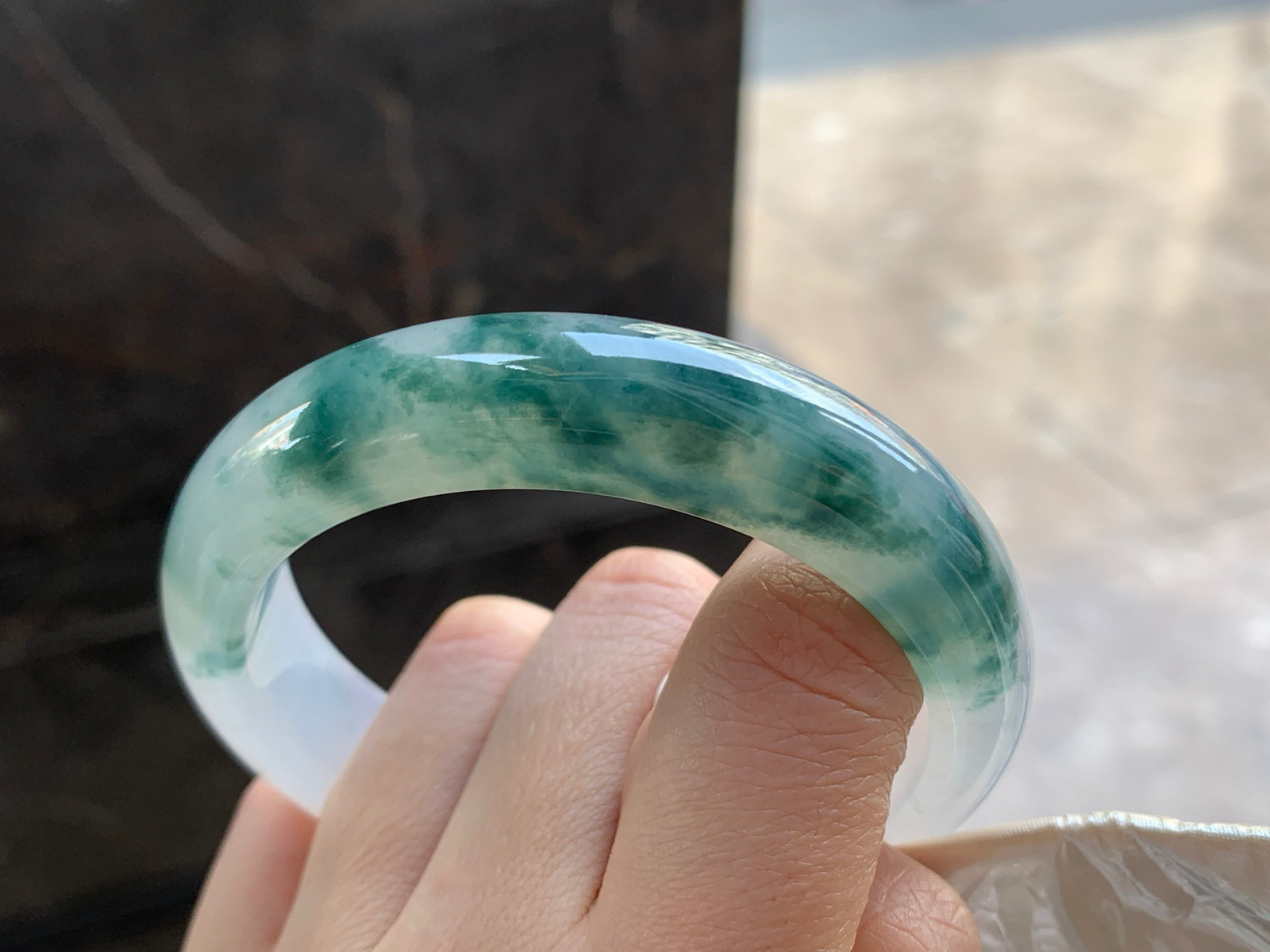 56.5-14.4-8.3

冰蓝花手镯^_^冰透 飘花浓郁