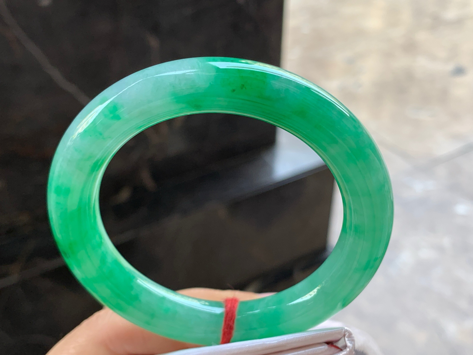 57-11.1

阳绿色圆条手镯^_^色阳