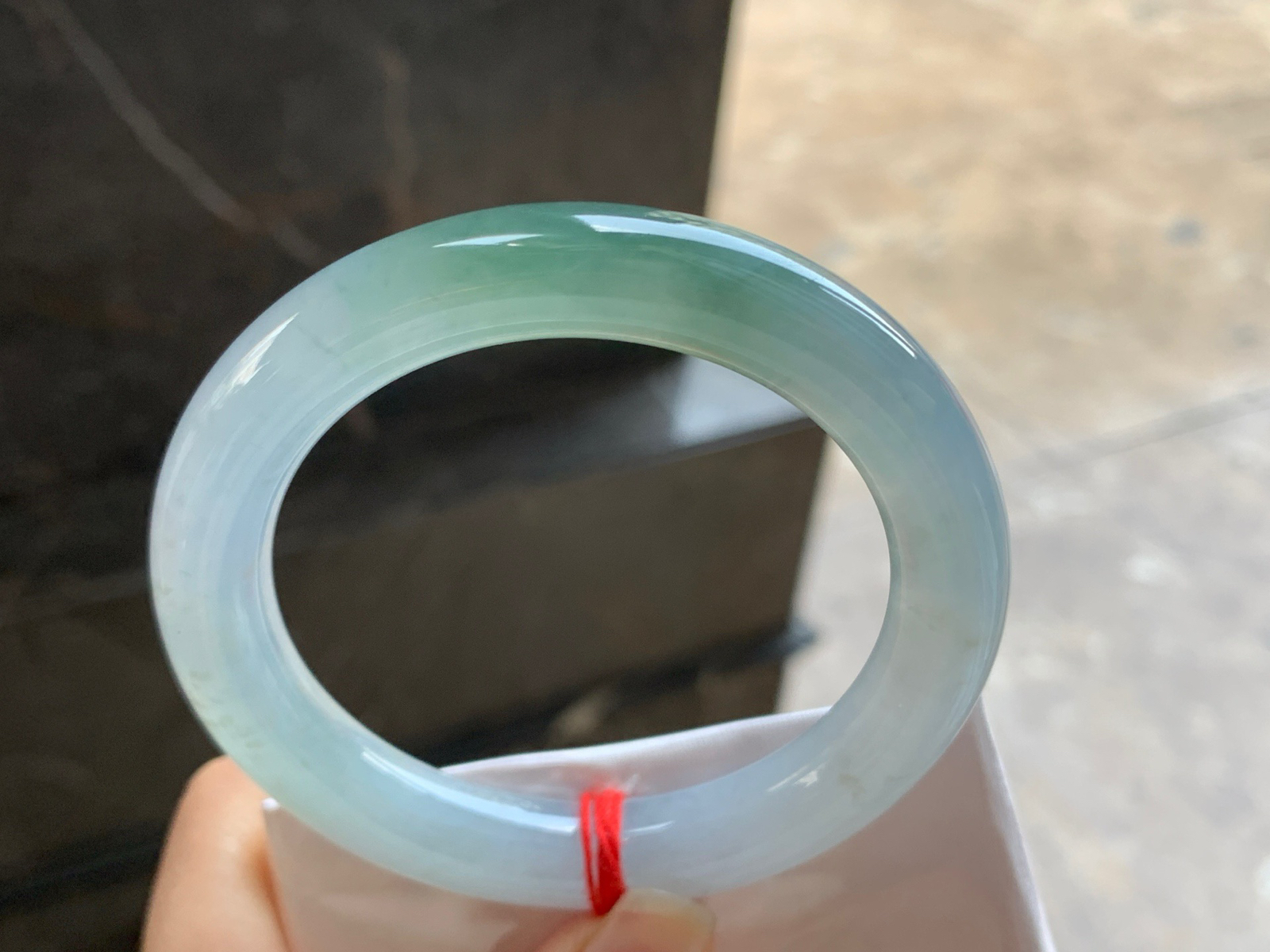 55-11

冰蓝圆条手镯^_^种水好