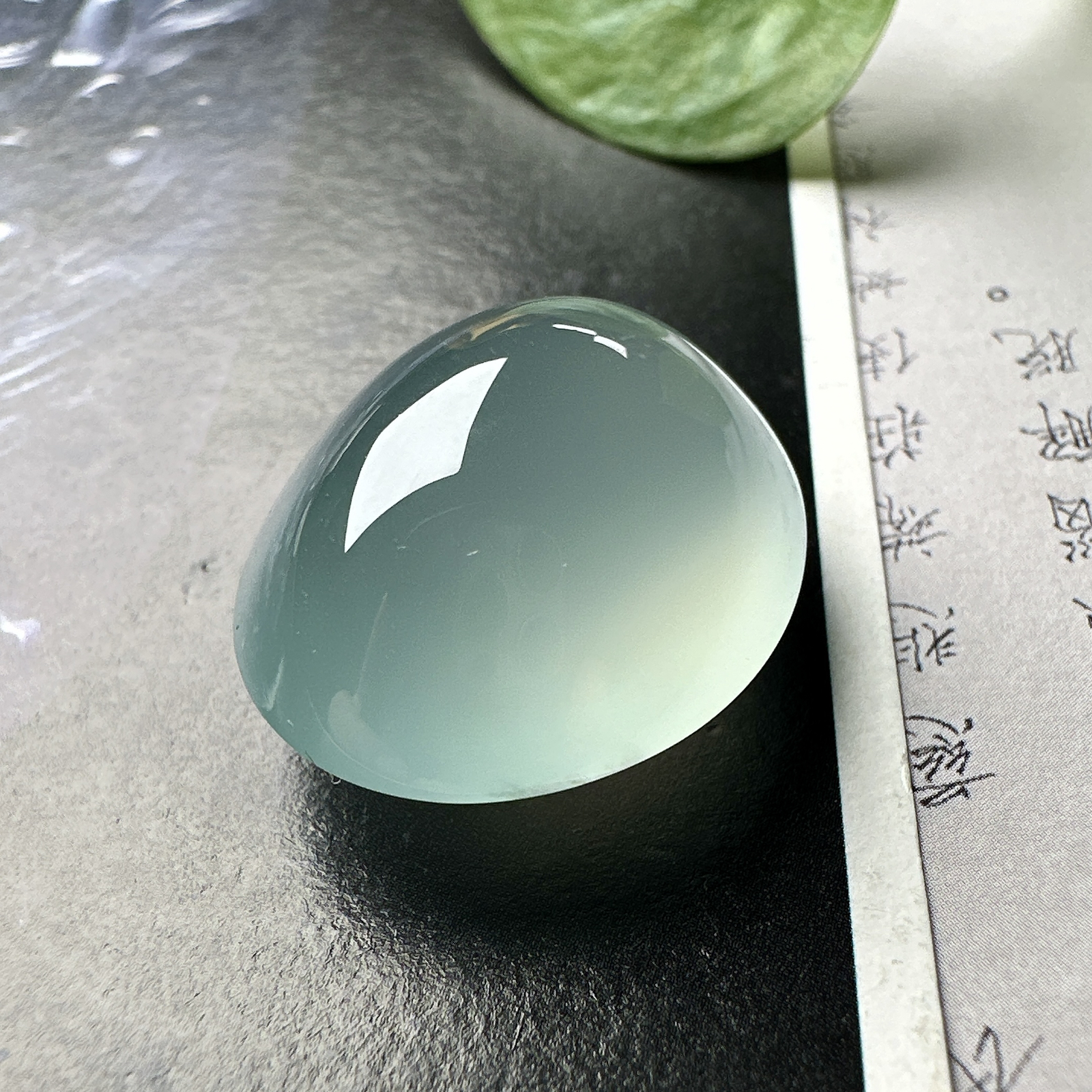 【冰种天空蓝蛋面裸石】大鸽子蛋，种地上乘，冰感十足，通透起光，饱满圆润，收藏品质