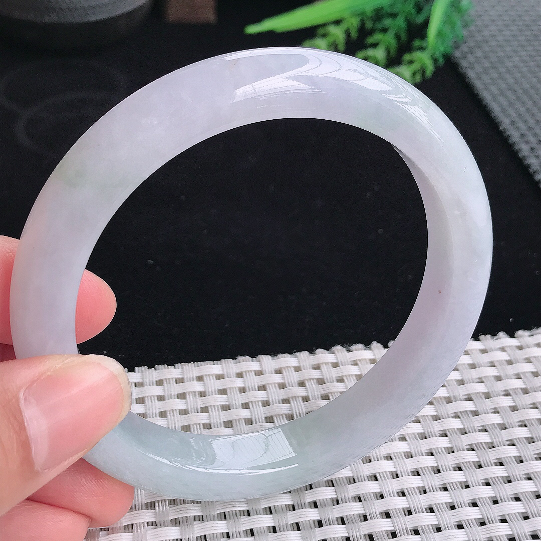 实拍A货翡翠63/11.6/9.2大圈口老坑秀气冰润手镯宽边玉镯平安镯