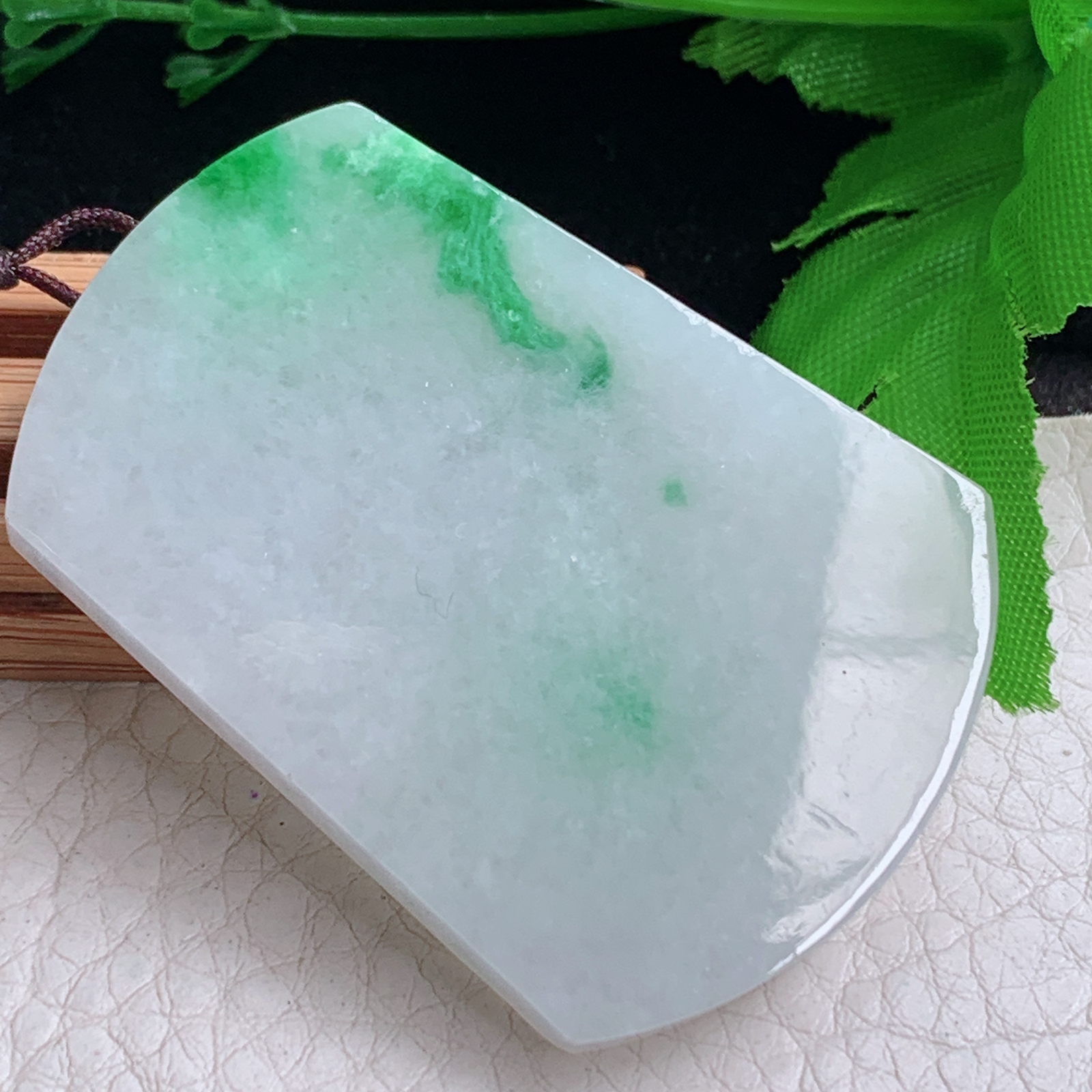 zen实拍53*37.8*6缅甸翡翠飘绿平安无事牌吊坠