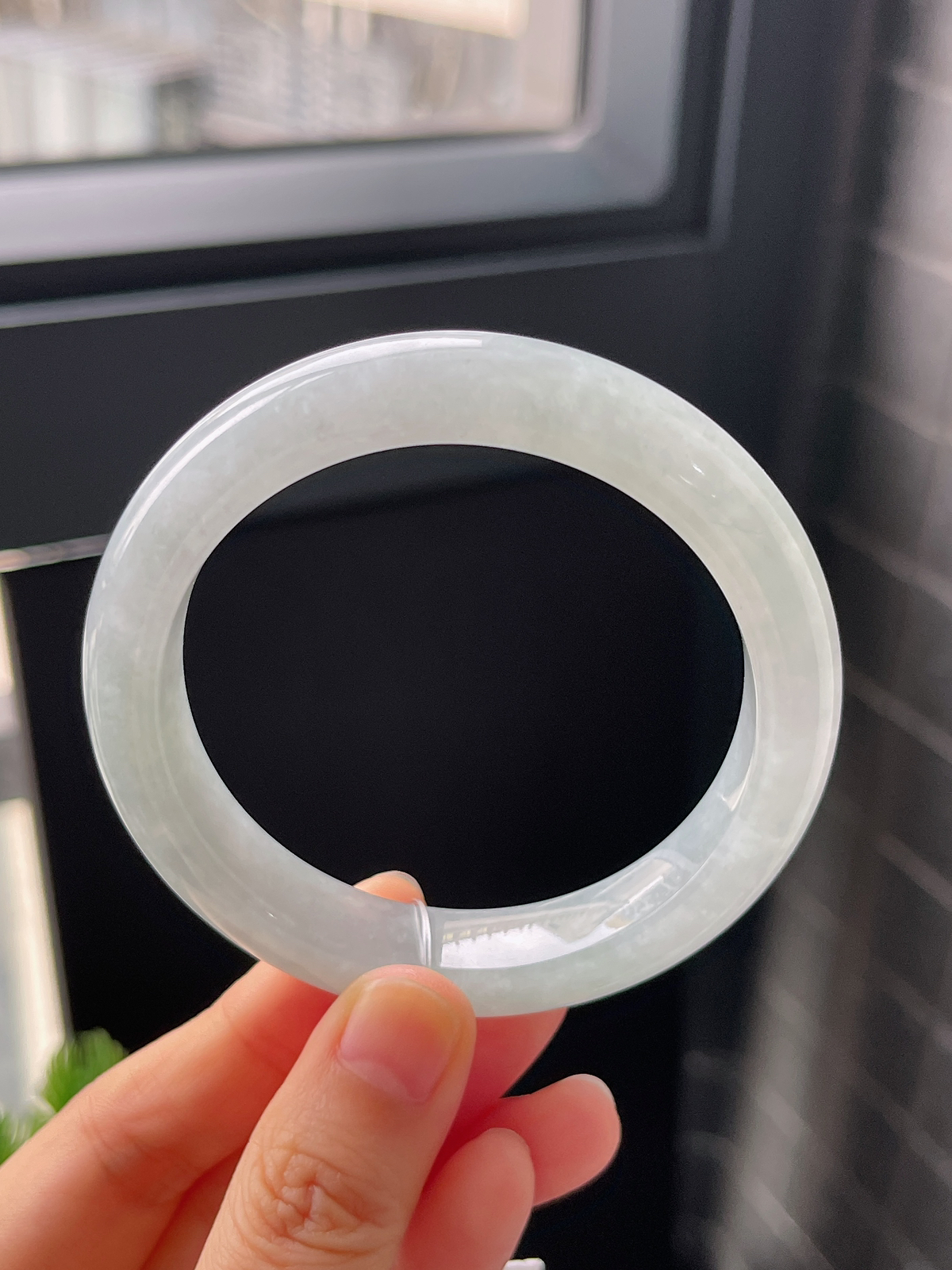 正圈55.2圈口，翡翠冰糯种淡绿色手镯