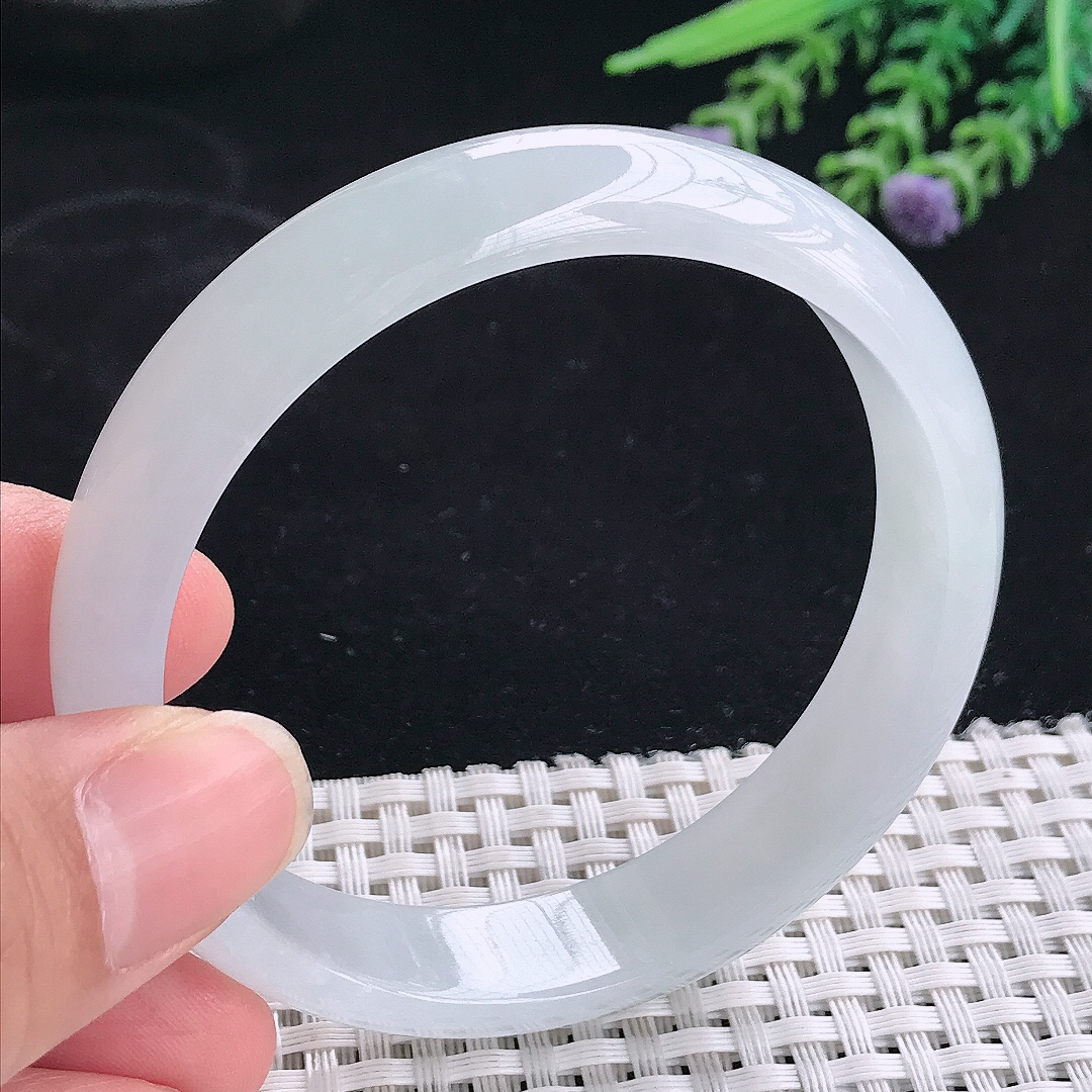 实拍A货翡翠58/13.1/6.6老坑冰纯起胶白月光手镯宽边玉镯平安镯