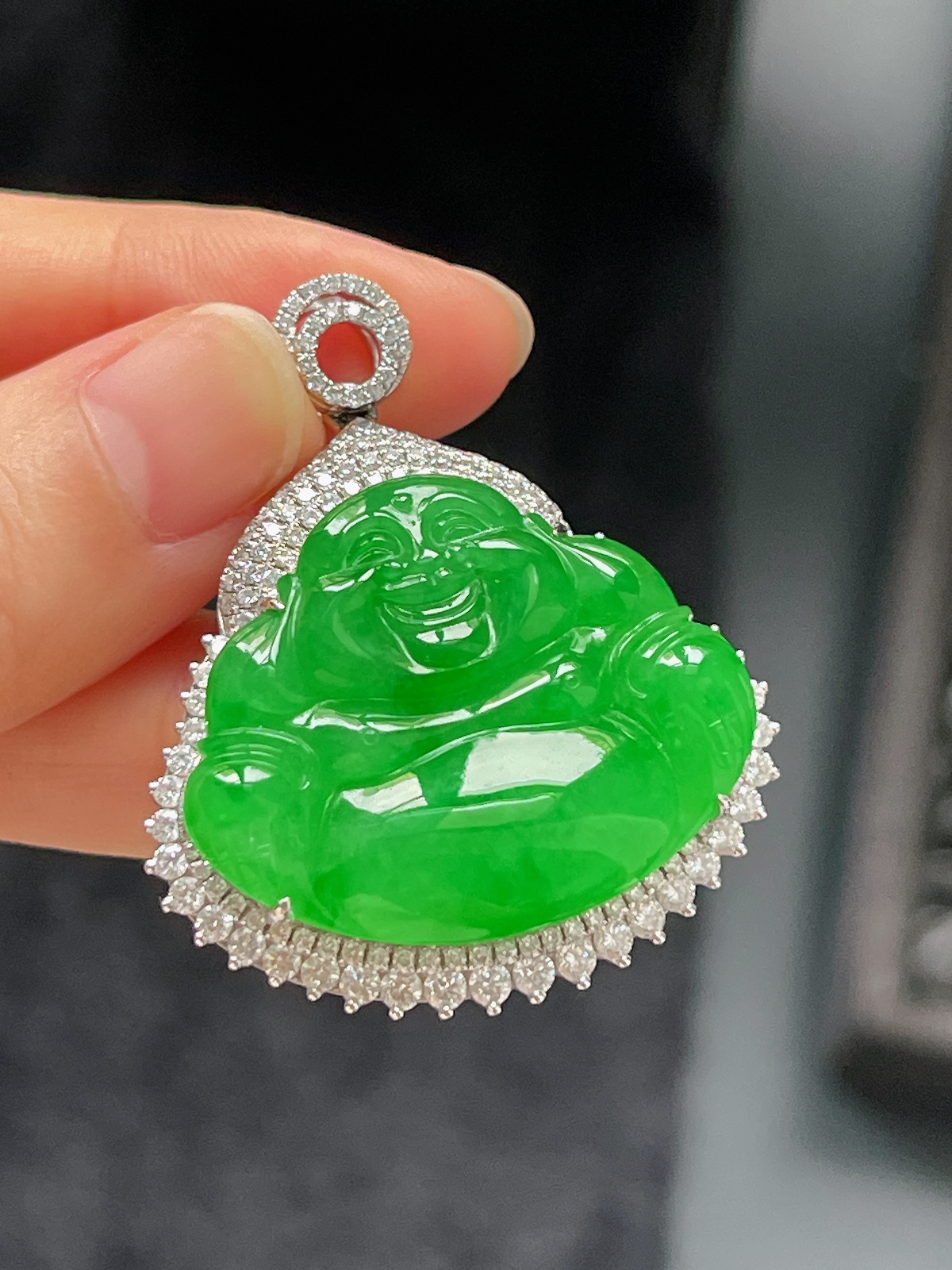 翡翠冰糯种绿色吊坠，印记：G18K,伴钻石