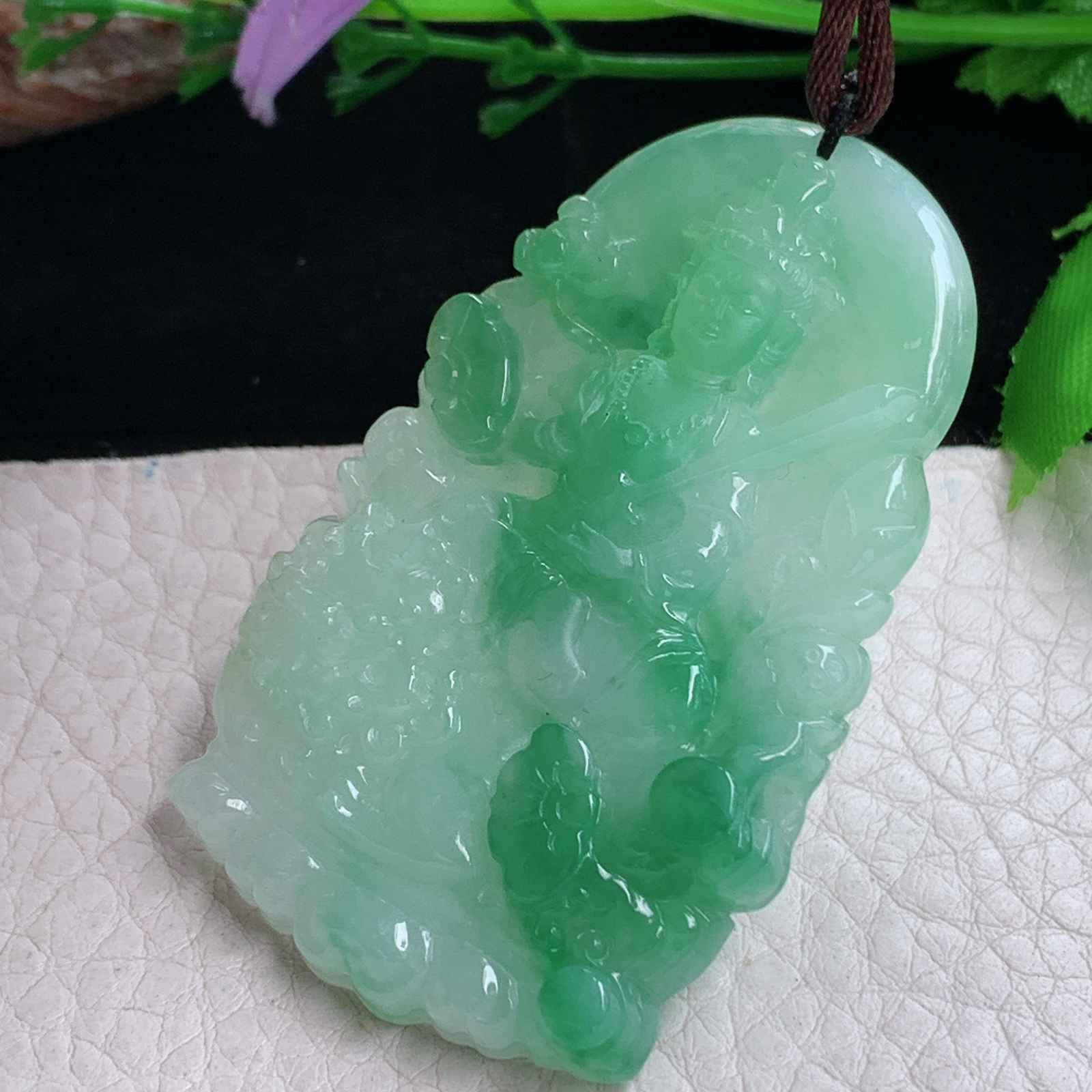 Bg实拍57.5*36.5*6缅甸翡翠飘绿俏雕文殊观音菩萨吊坠生肖守护神玉坠