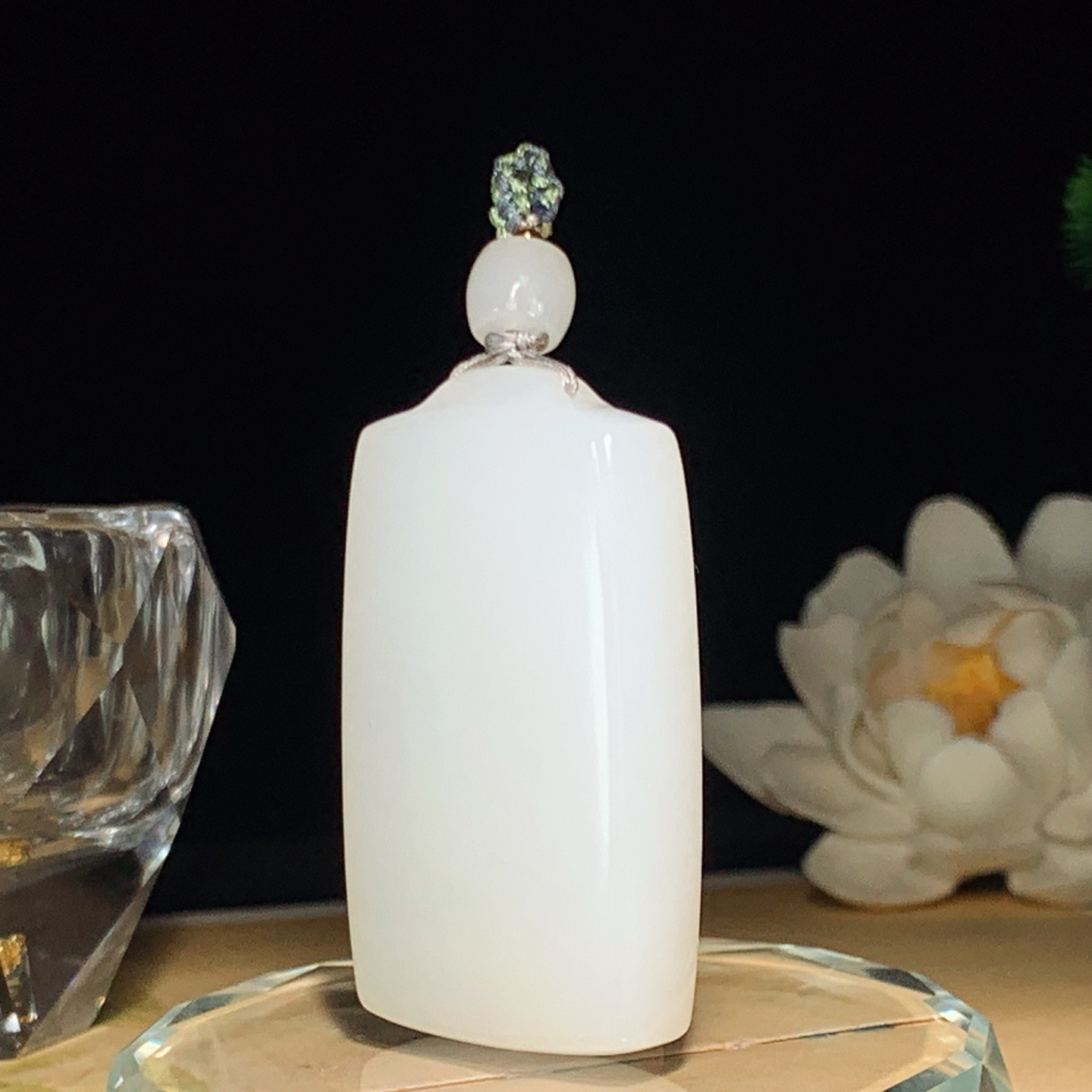 新疆和田玉白玉平安无事牌挂件 尺寸50/29/11重41克！玉质细腻油润 底色纯净 脂粉好，品质好。