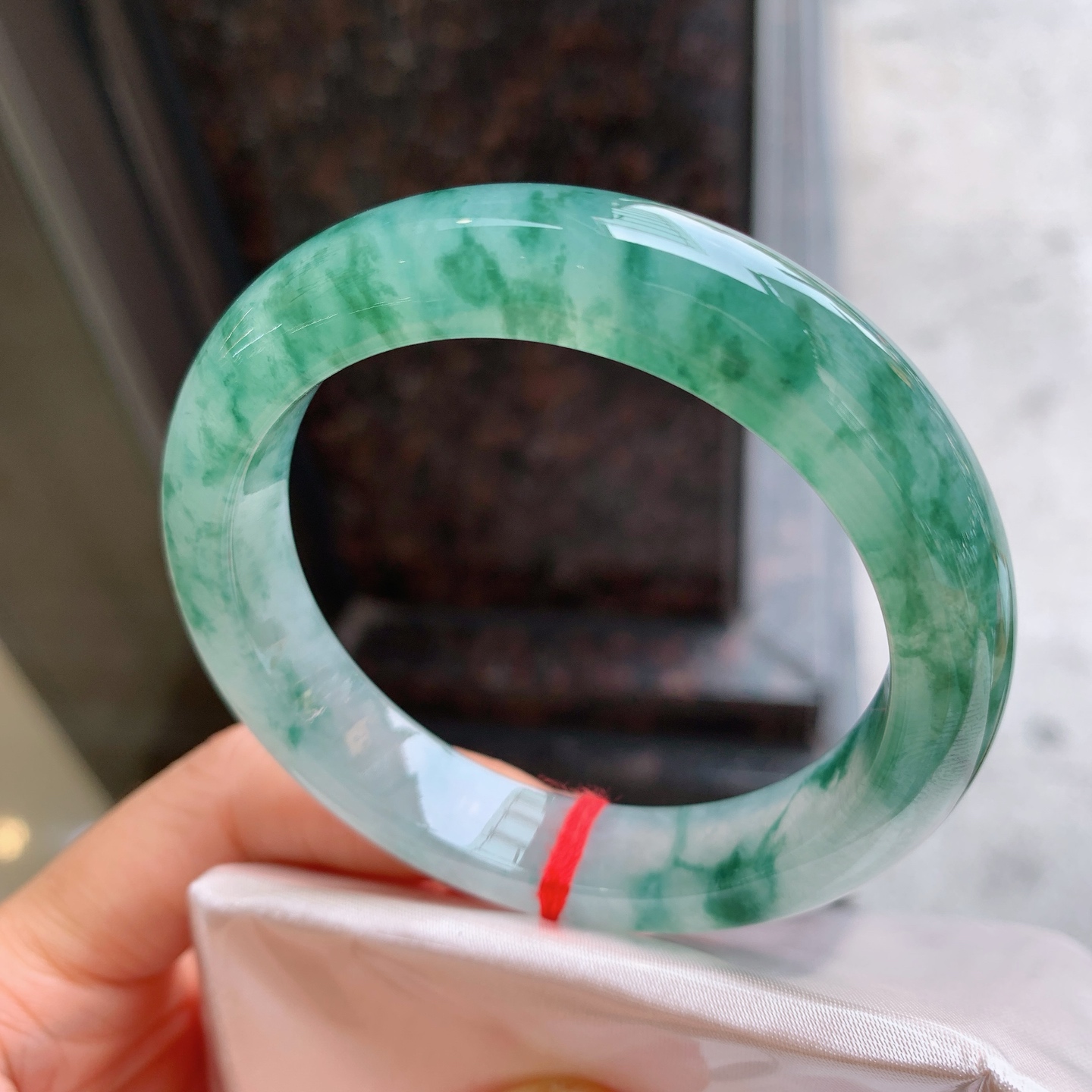 正圈冰飘花 无裂 尺寸：54.9/11.7/8.8 花色漂亮