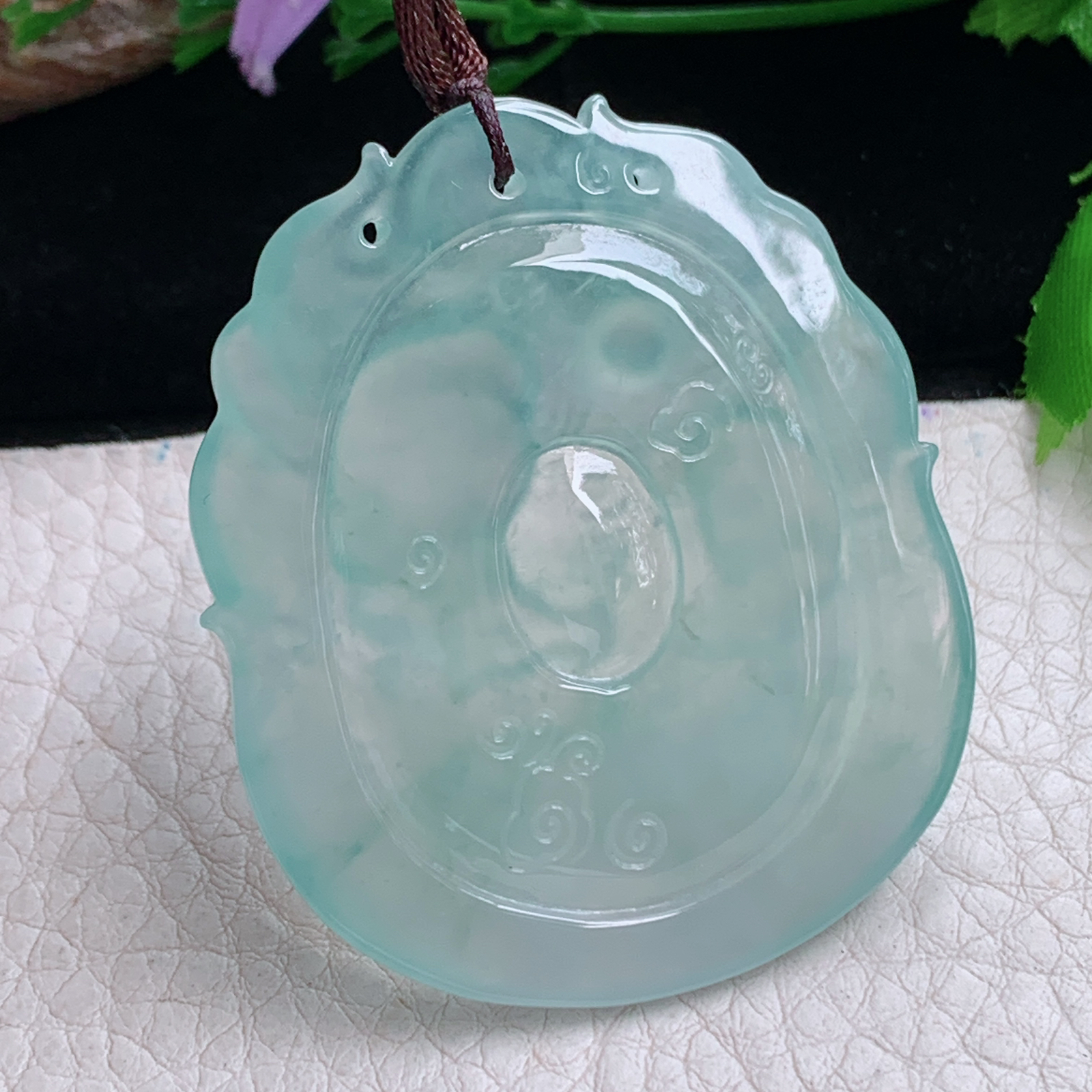 Bg实拍50*42*5.5缅甸翡翠冰种睛水扭转乾坤吊坠生肖牛玉坠