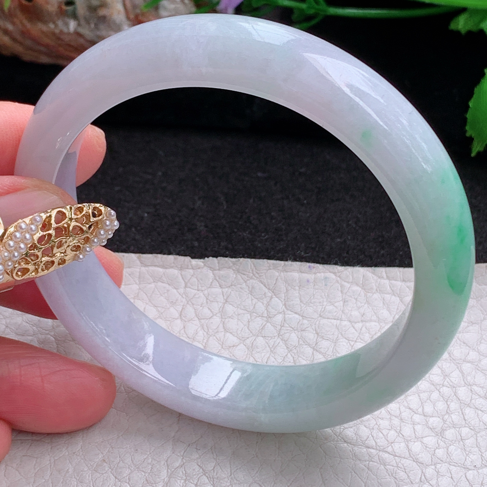 js实拍57*12.7*8平安镯 天然缅甸翡翠a货手镯女款白底青正圈玉镯子