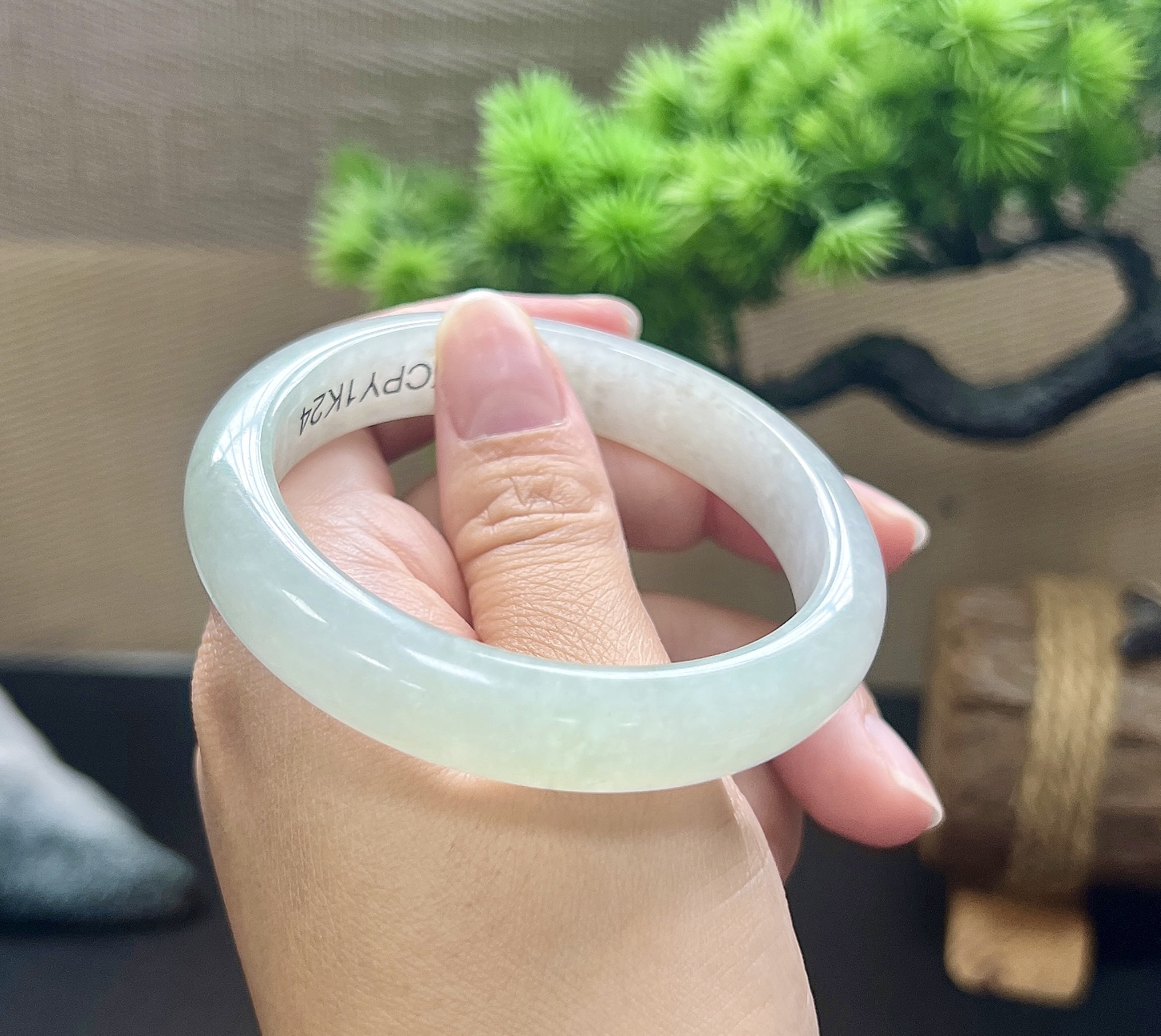 ￼ ￼ 54圈口正圈白月光手镯