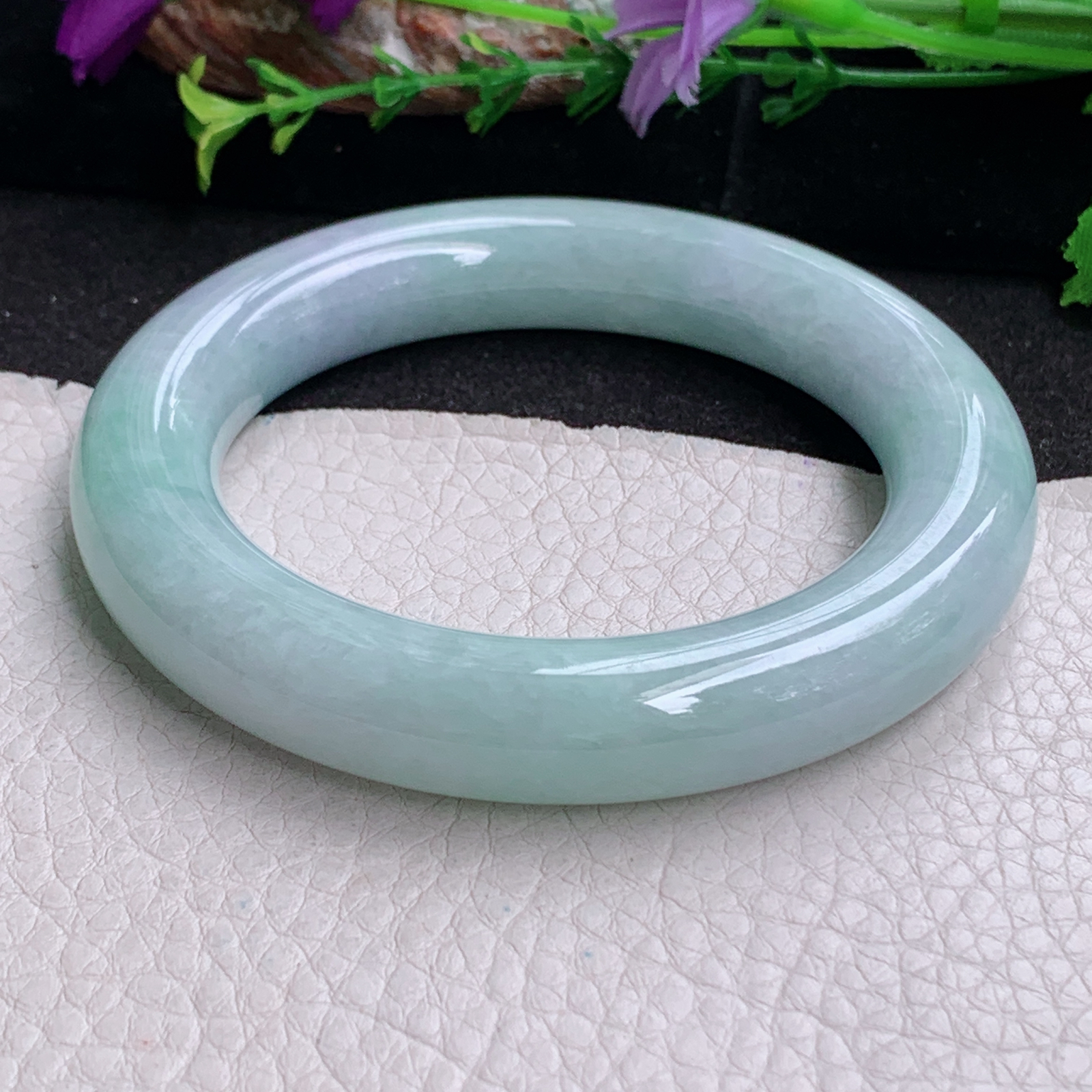 z实拍58*12.5胖圆镯 天然缅甸翡翠a货手镯淡春带彩圆条玉镯子