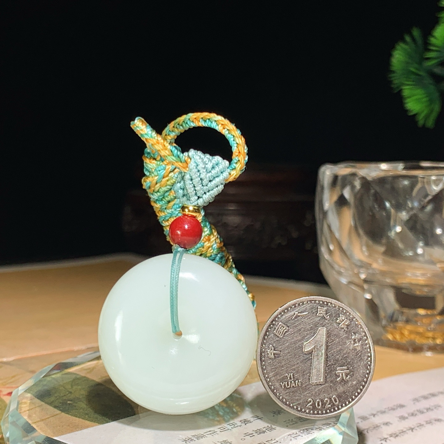 新疆和田玉白玉平安扣挂件 尺寸29/12！玉质细腻油润 底色纯净 脂粉好，品质好。lt260420