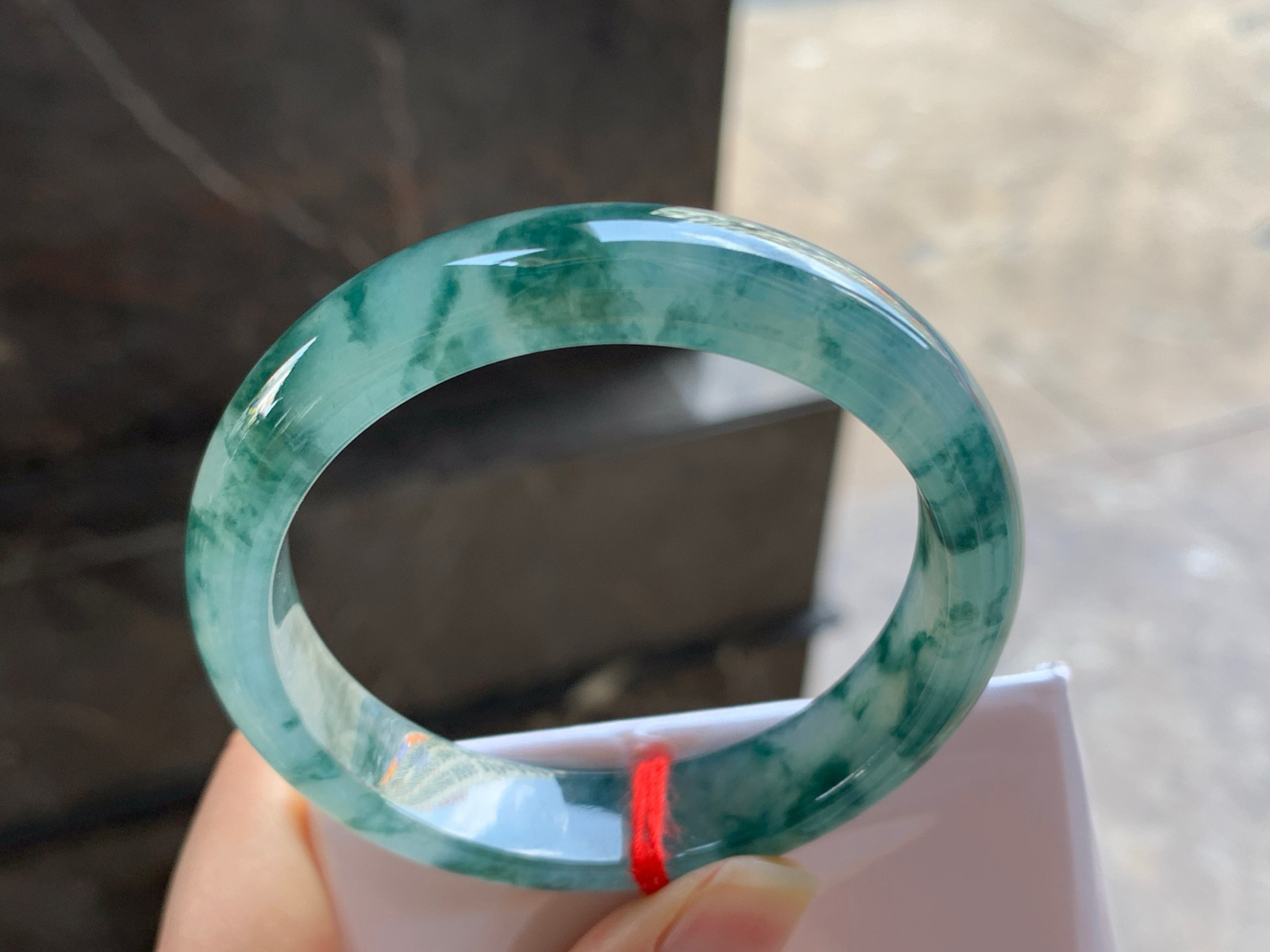 52.5-12.4-7.2

冰蓝花手镯^_^飘花浓郁