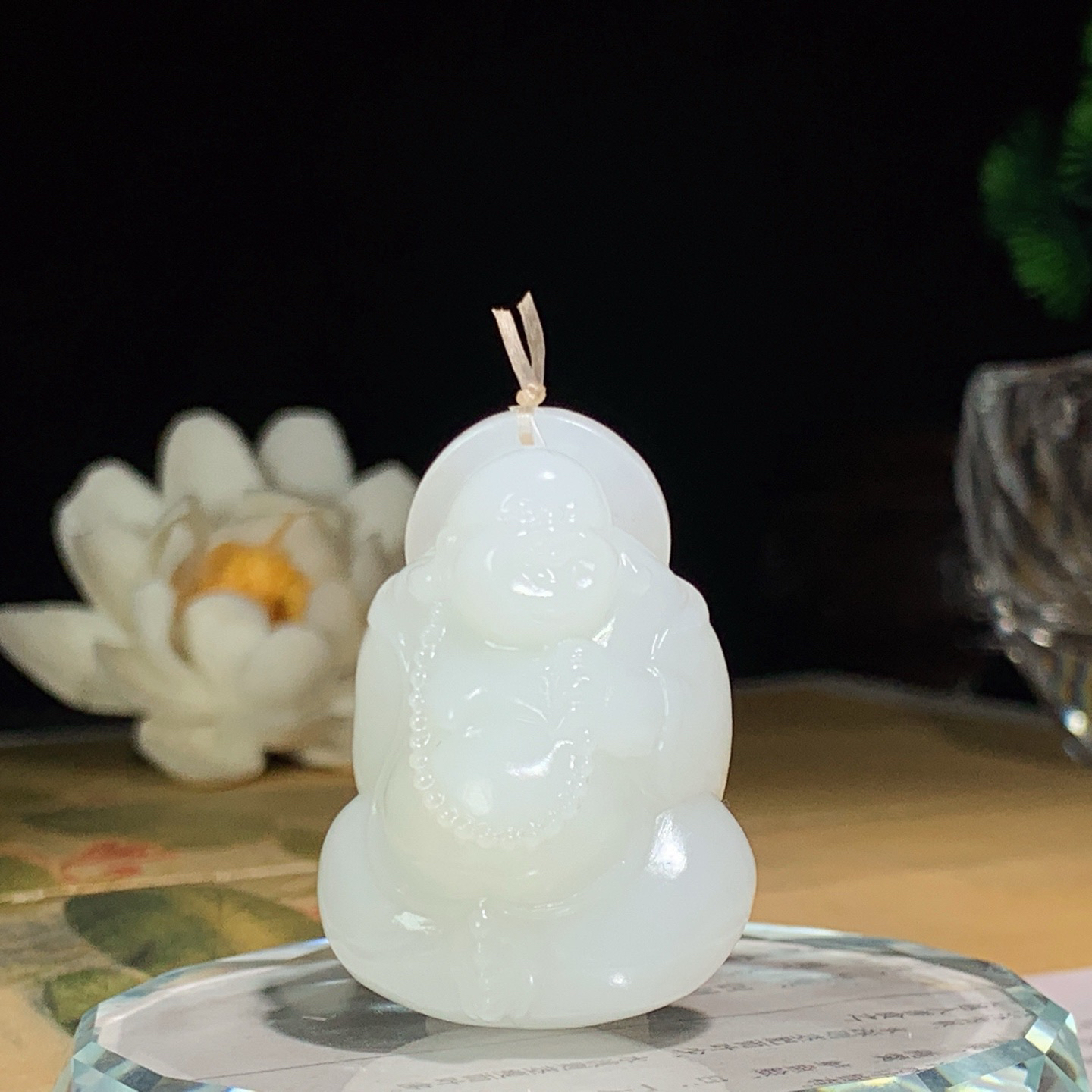 新疆和田玉白玉佛引福来挂件 尺寸40/28/19重28克！玉质细腻油润 底色纯净 脂粉好，品质好。l