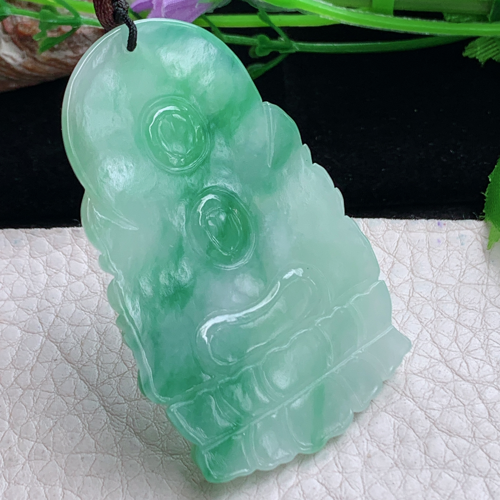 Bg实拍57.5*36.5*6缅甸翡翠飘绿俏雕文殊观音菩萨吊坠生肖守护神玉坠