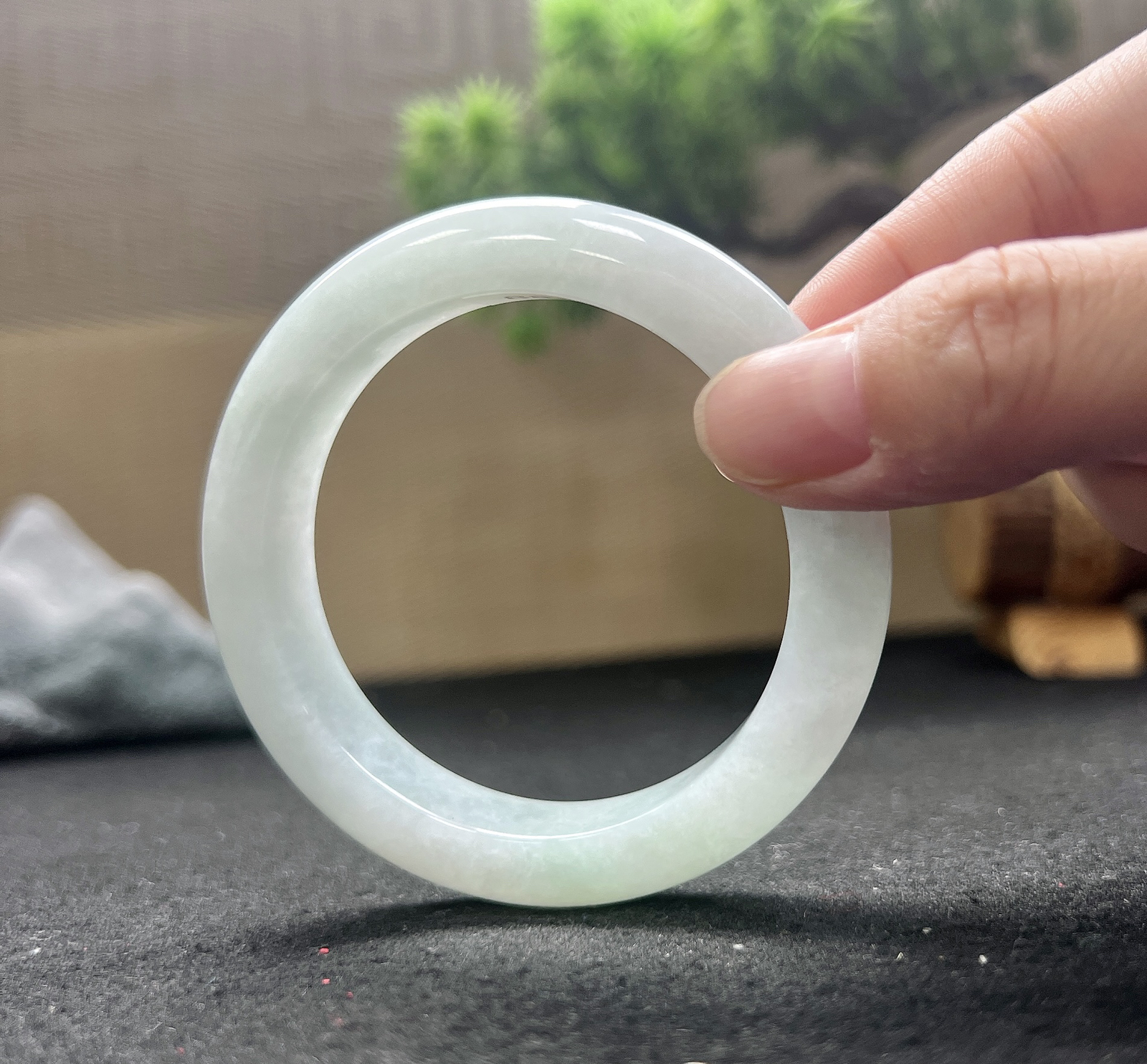 53圈口宽版正圈白月光手镯