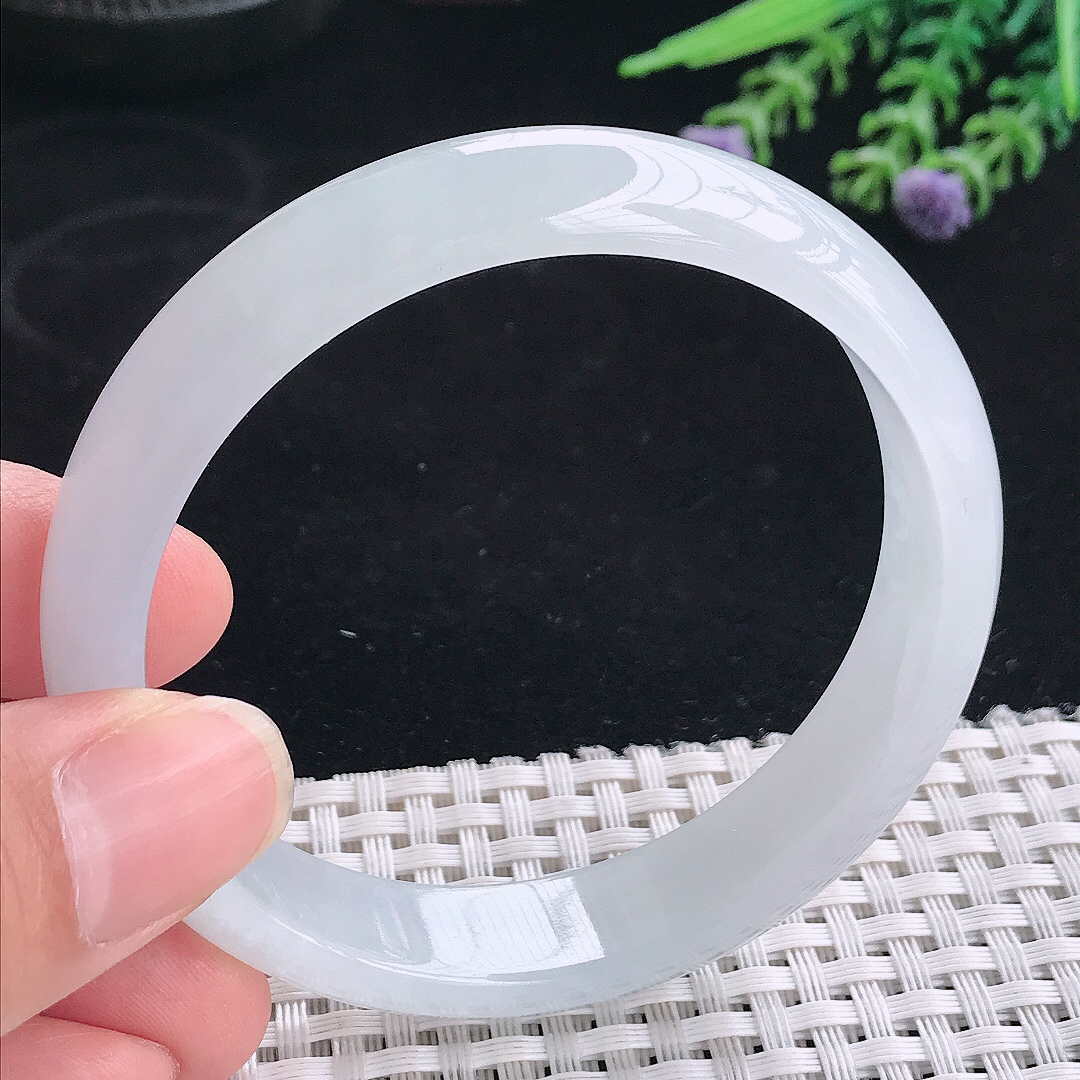 实拍A货翡翠58/13.1/6.6老坑冰纯起胶白月光手镯宽边玉镯平安镯