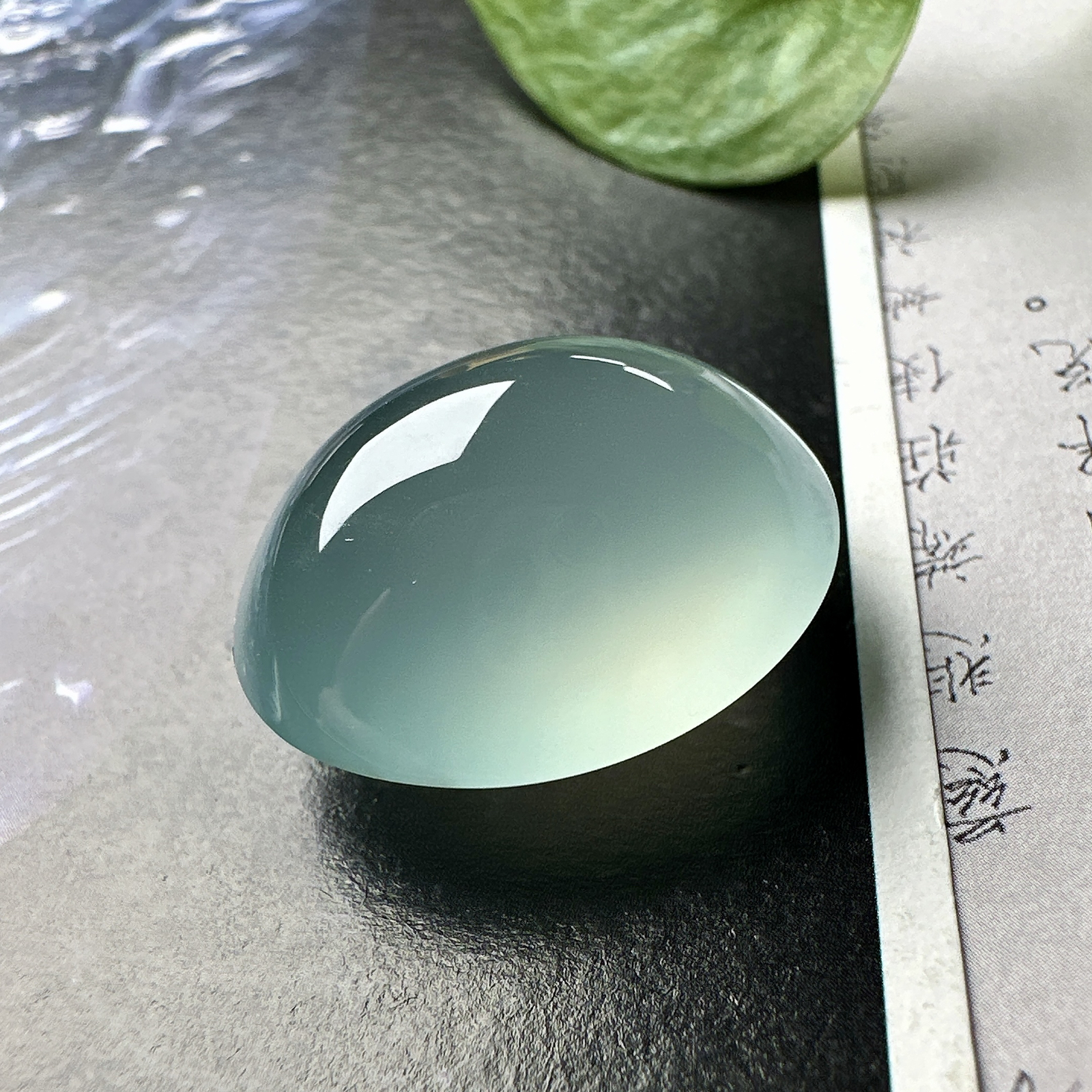 【冰种天空蓝蛋面裸石】大鸽子蛋，种地上乘，冰感十足，通透起光，饱满圆润，收藏品质