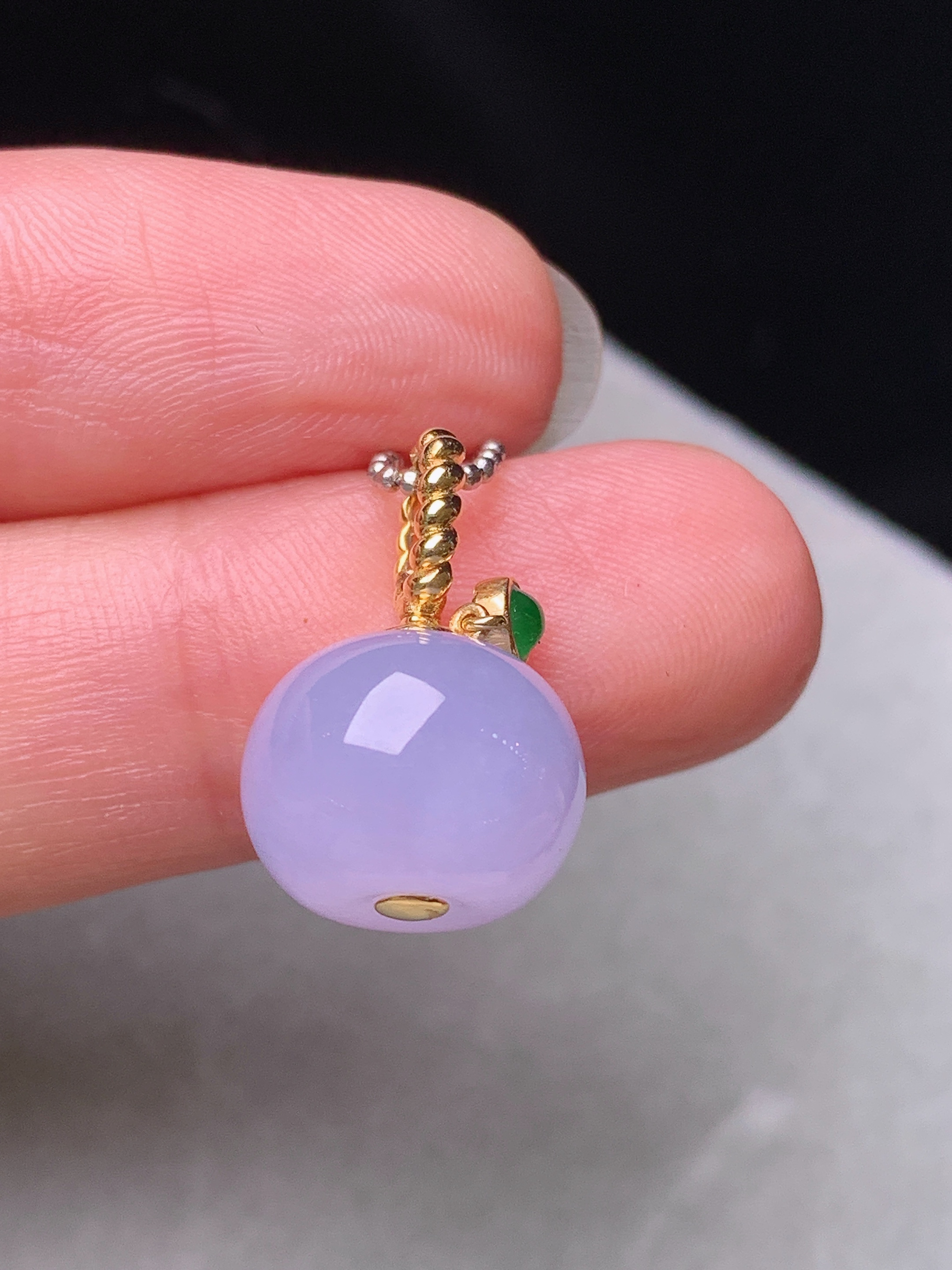 18k金镶嵌紫罗兰路路通吊坠 玉质细腻 色泽艳丽清新 水润亮眼 整体尺寸18*11.8*9.2b1