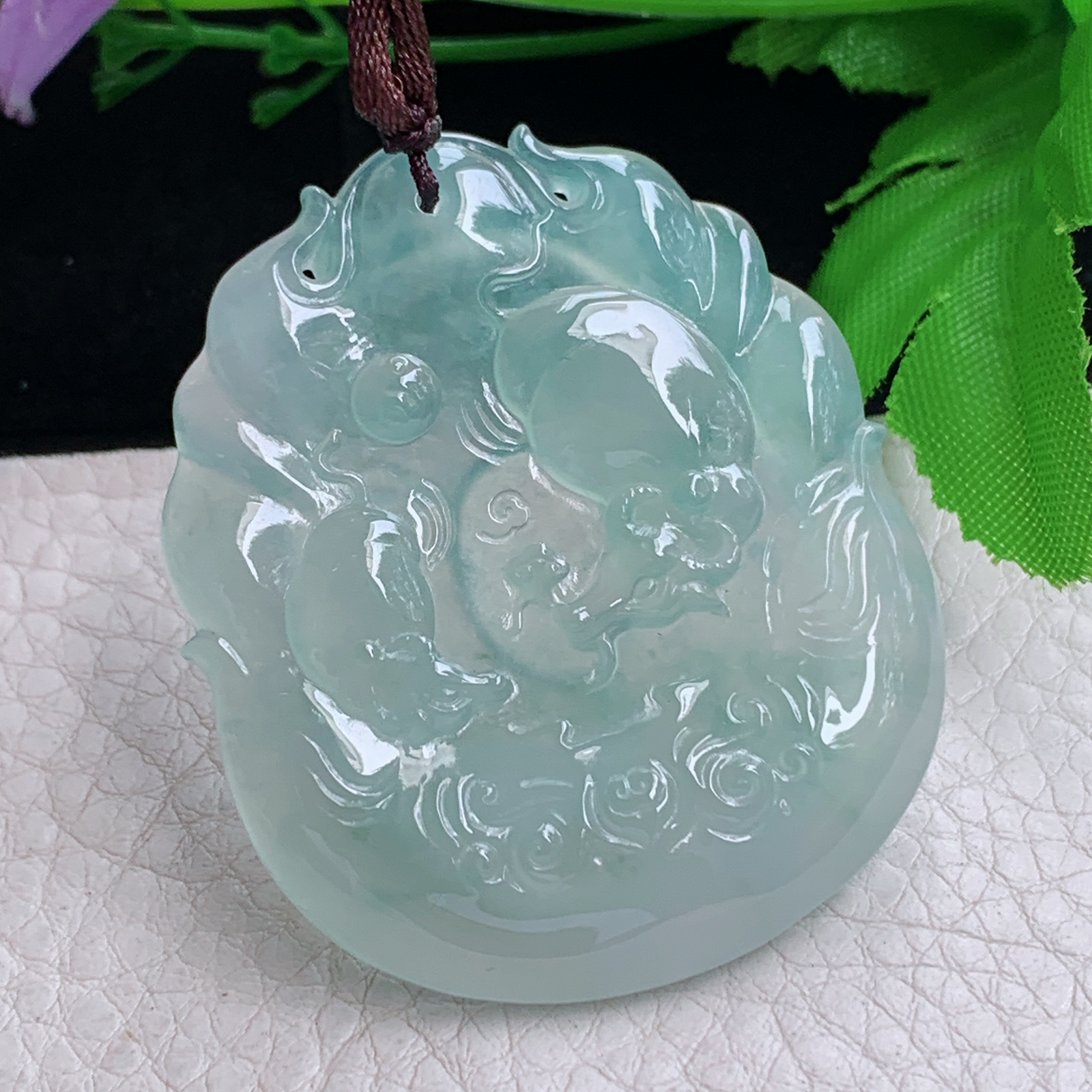 Bg实拍50*42*5.5缅甸翡翠冰种睛水扭转乾坤吊坠生肖牛玉坠