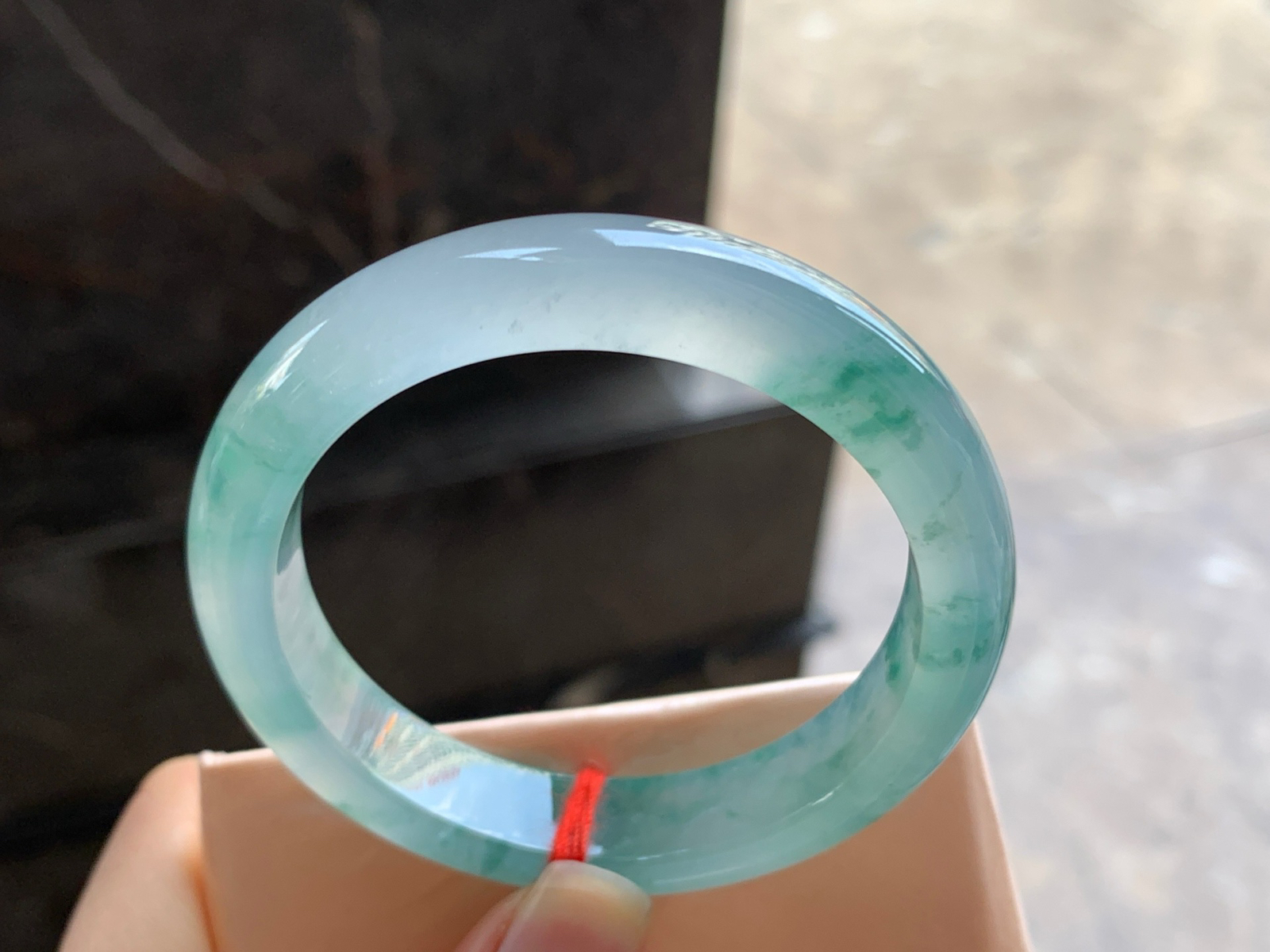 51.5-11.6-7.8

高冰飘花手镯^_^种水好