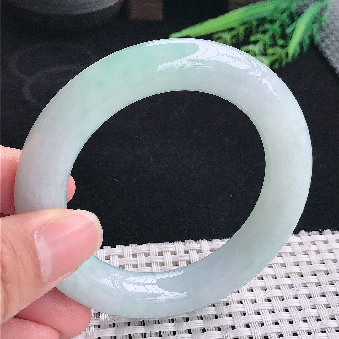 实拍A货翡翠54/12.5老坑秀气冰润晴底胖圆条手镯翡翠玉镯平安镯