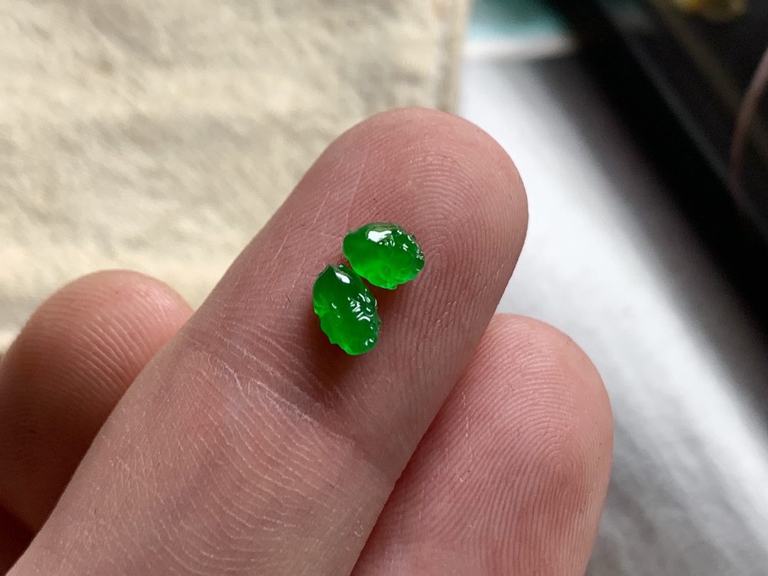 ️ 玻璃种色标金蟾一对 色泽很是浓郁迷人，尺寸不大品质确实，尺寸6*4*2.5、5.5*4.3*2.6
