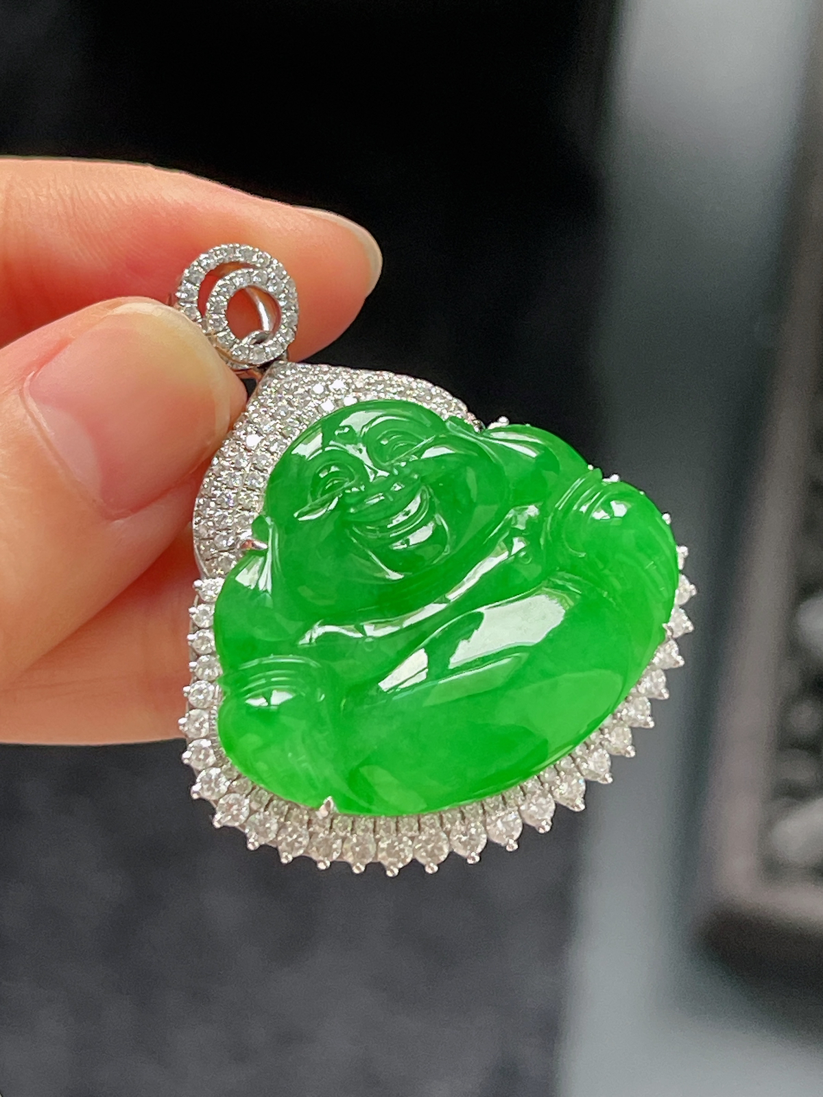 翡翠冰糯种绿色吊坠，印记：G18K,伴钻石