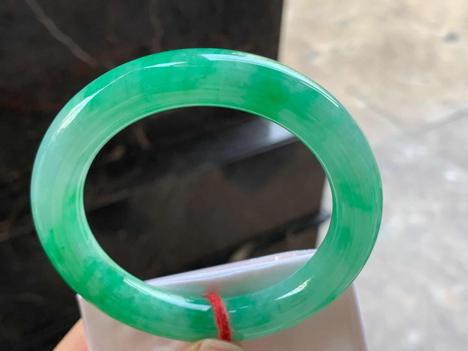 57-11.1

阳绿色圆条手镯^_^色阳