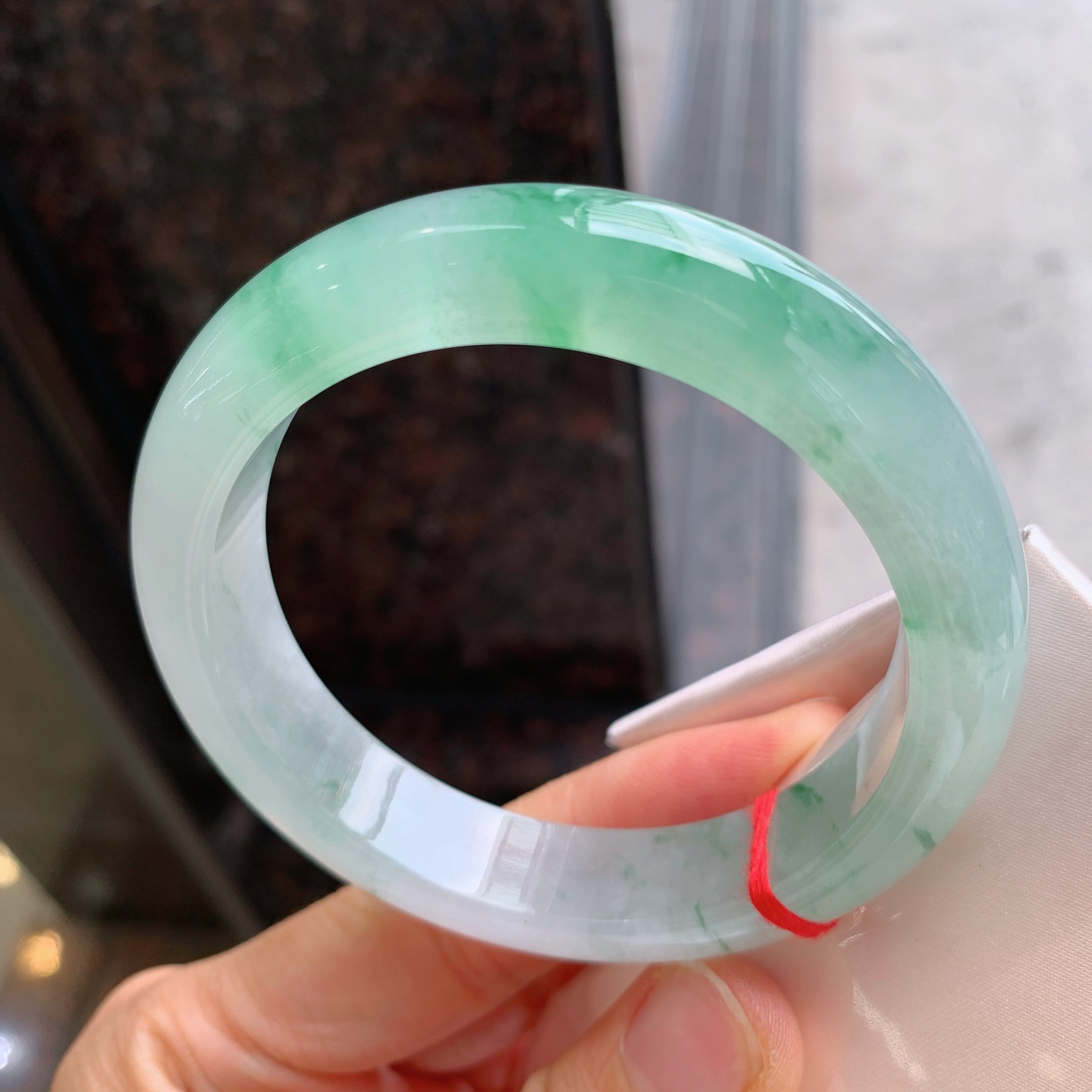 正圈冰飘绿 无裂 尺寸：58/13.3/9.3 冰润